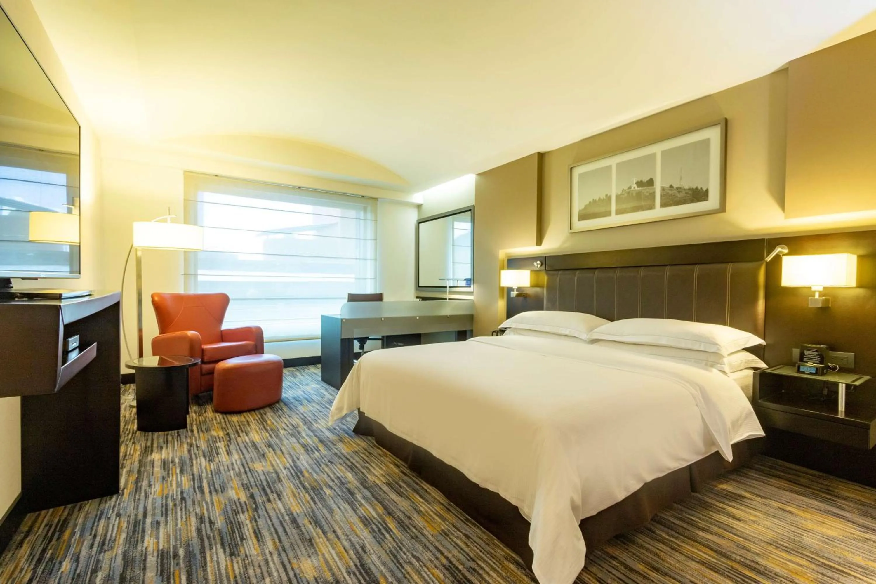 Bedroom, Bed in Hilton Bogotá