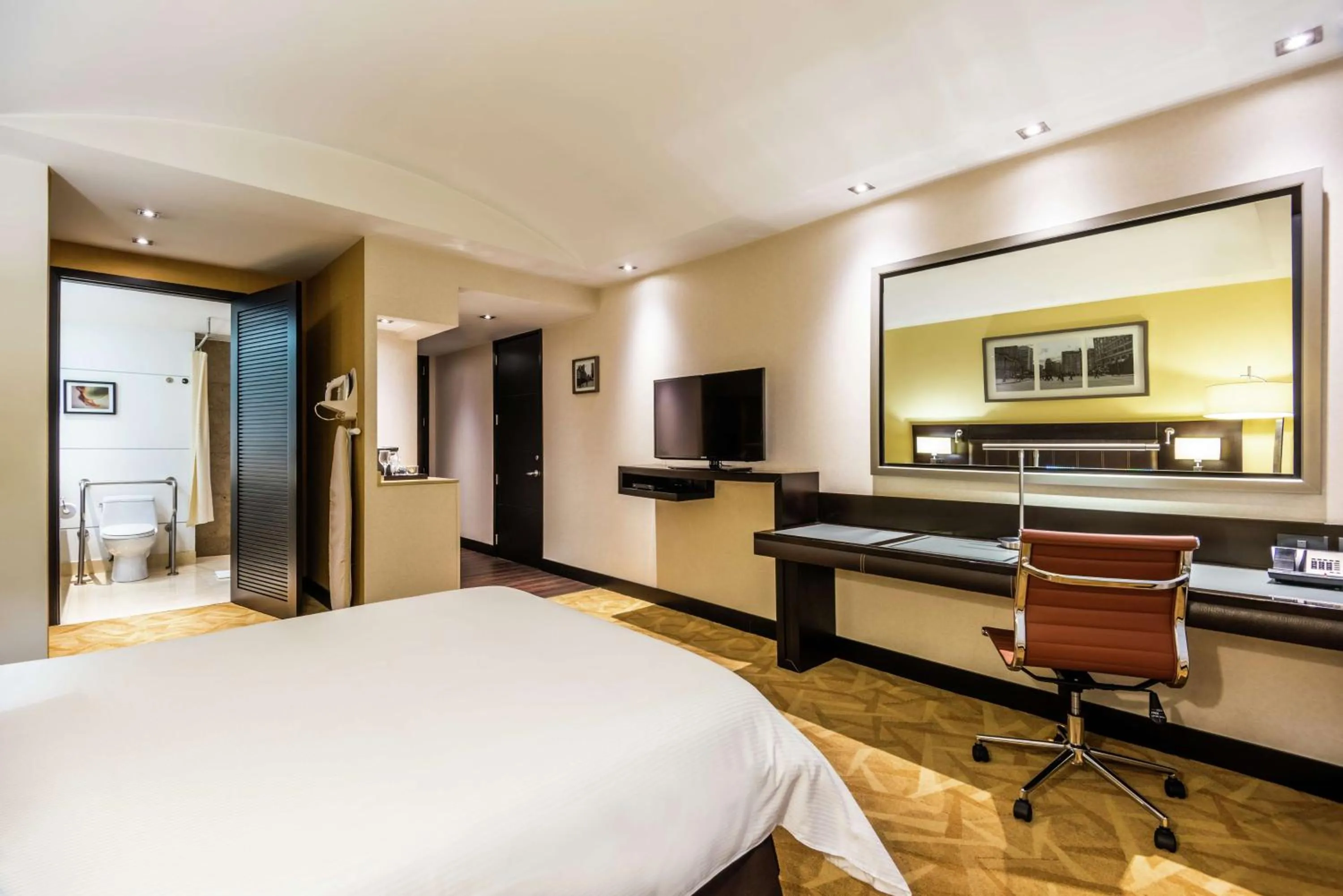 Bedroom, Bed in Hilton Bogotá