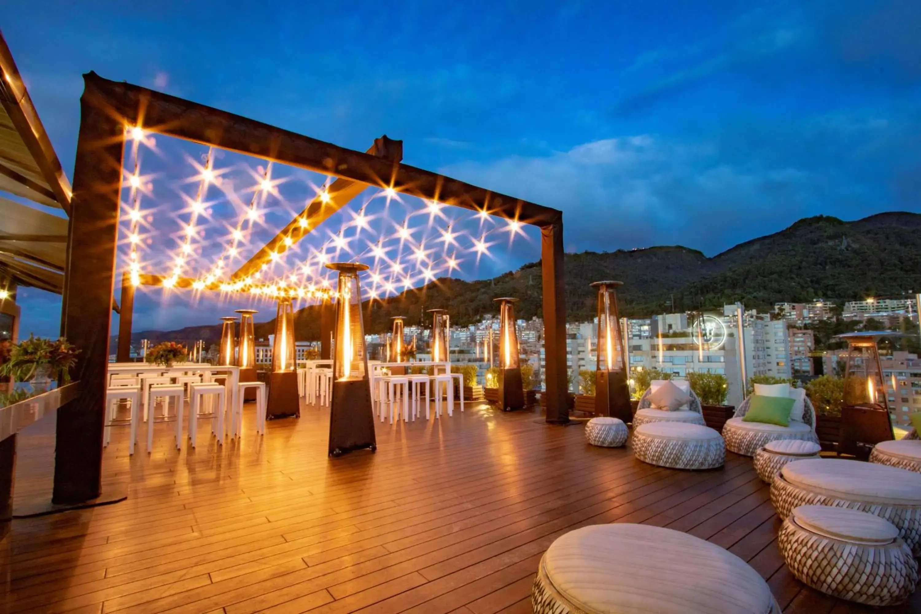 Lounge or bar in Hilton Bogotá Lounge or bar in Hilton Bogotá