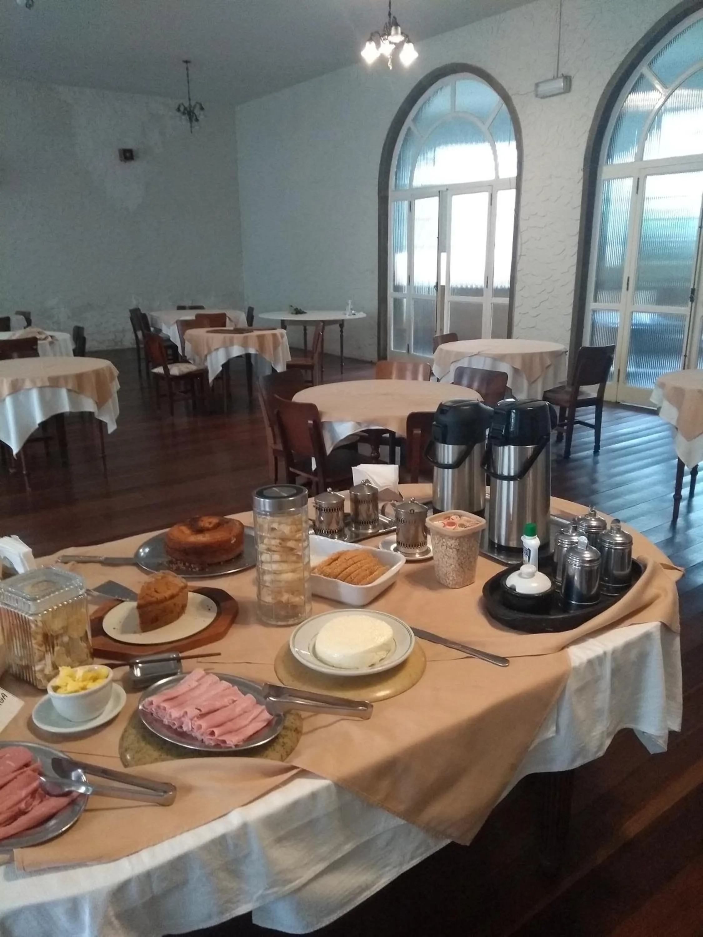 Buffet breakfast in Hotel Bragança