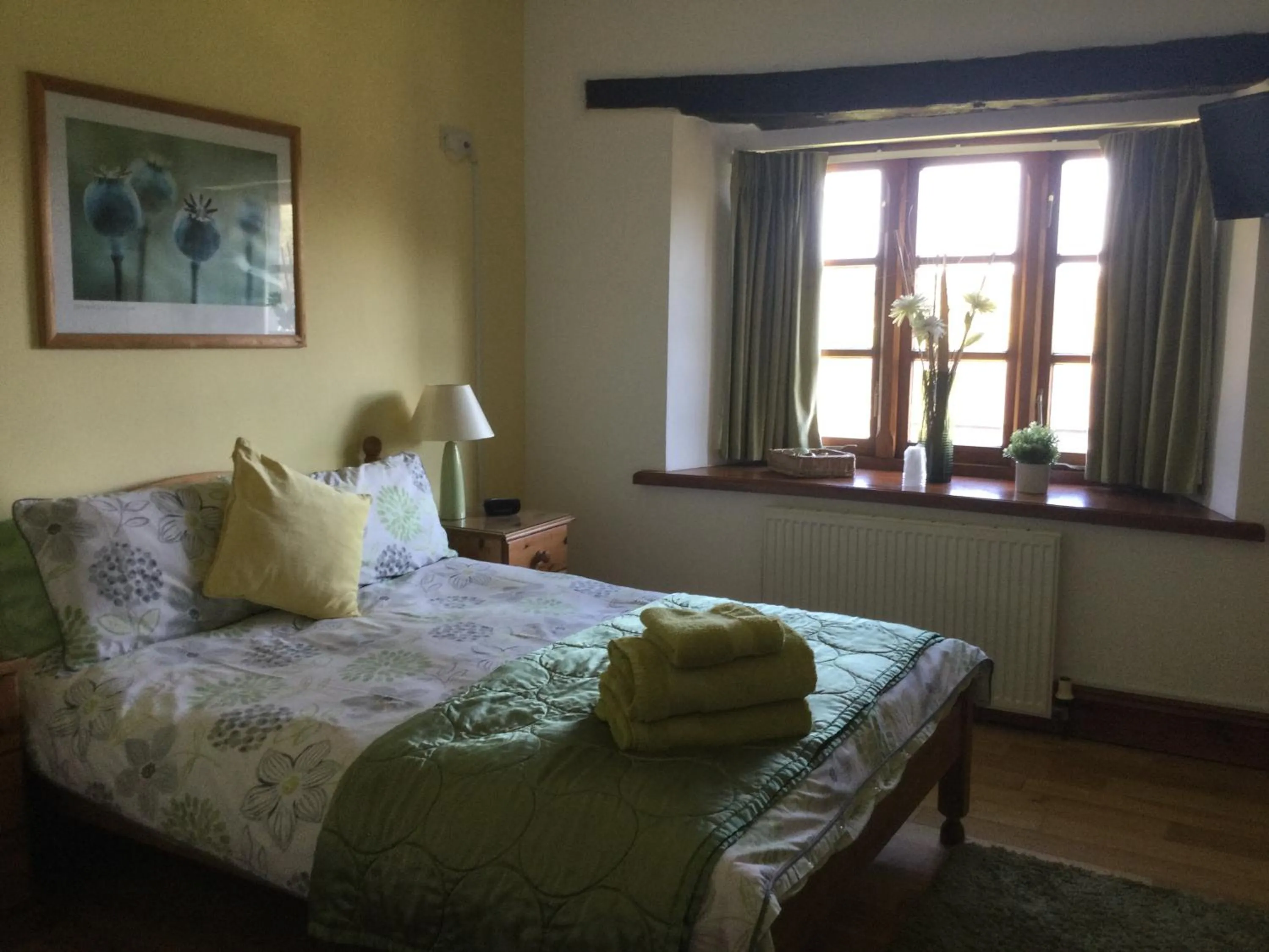 Bedroom, Bed in Coombe House B&B