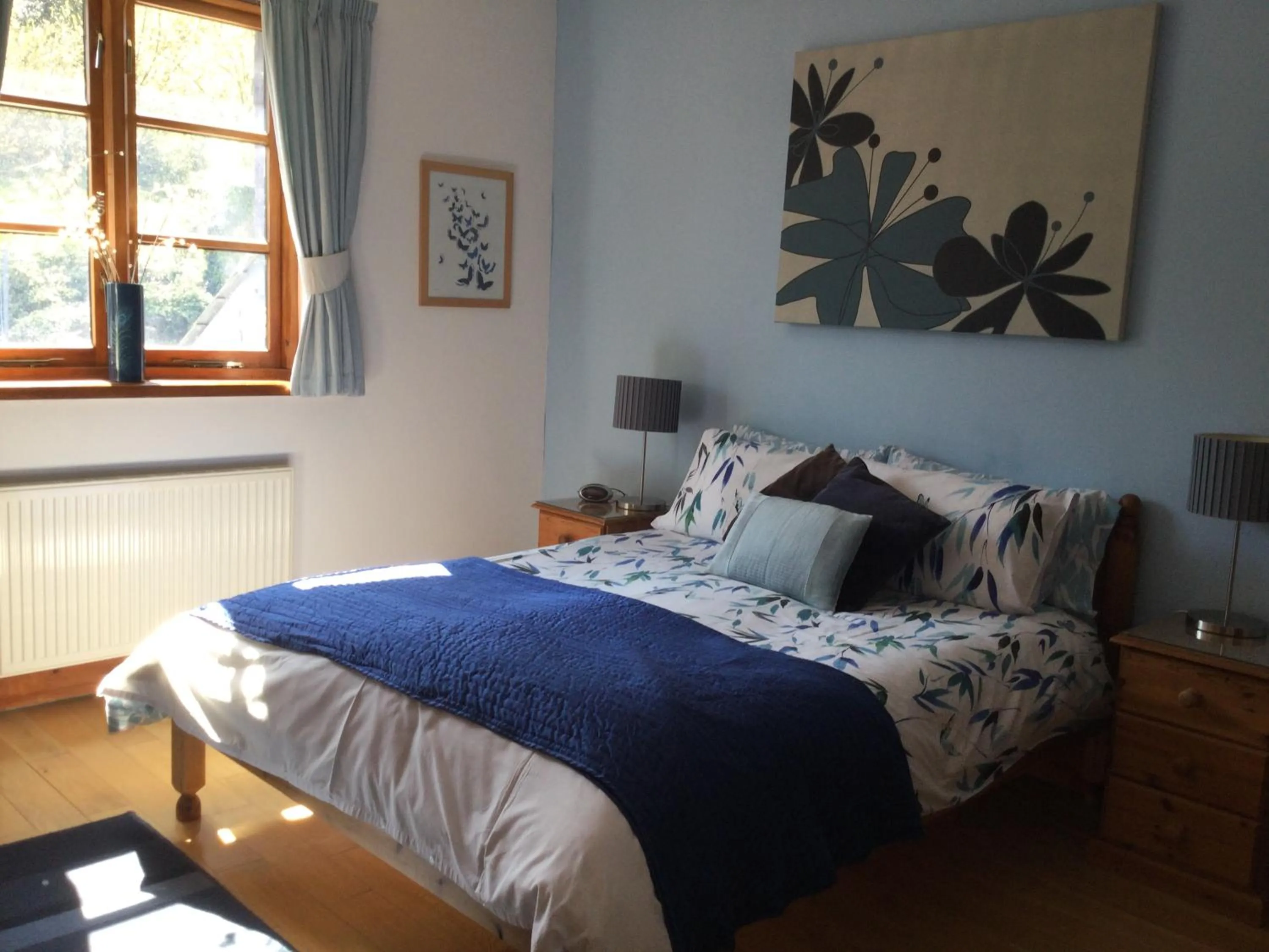 Bedroom, Bed in Coombe House B&B