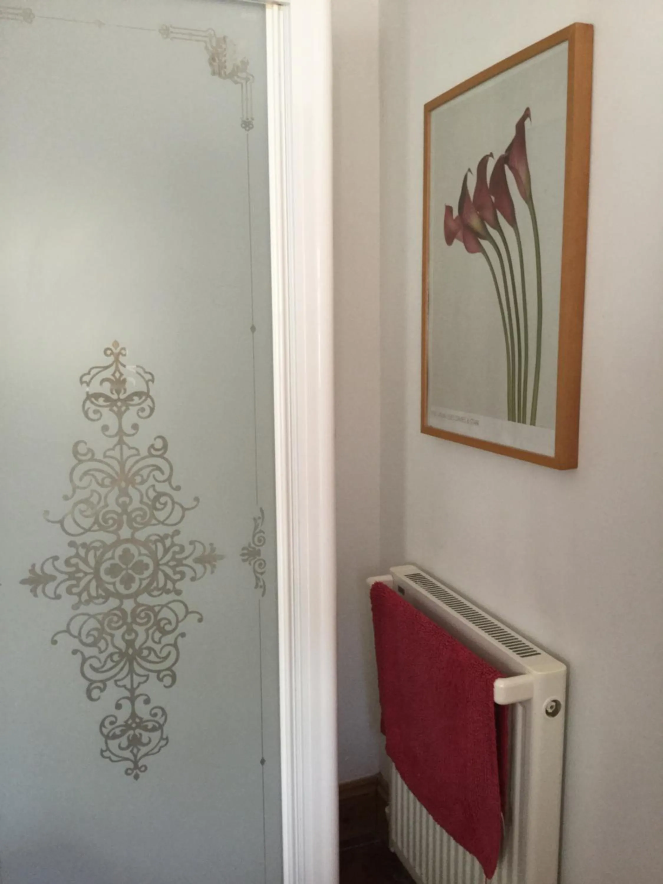 Bathroom in Coombe House B&B