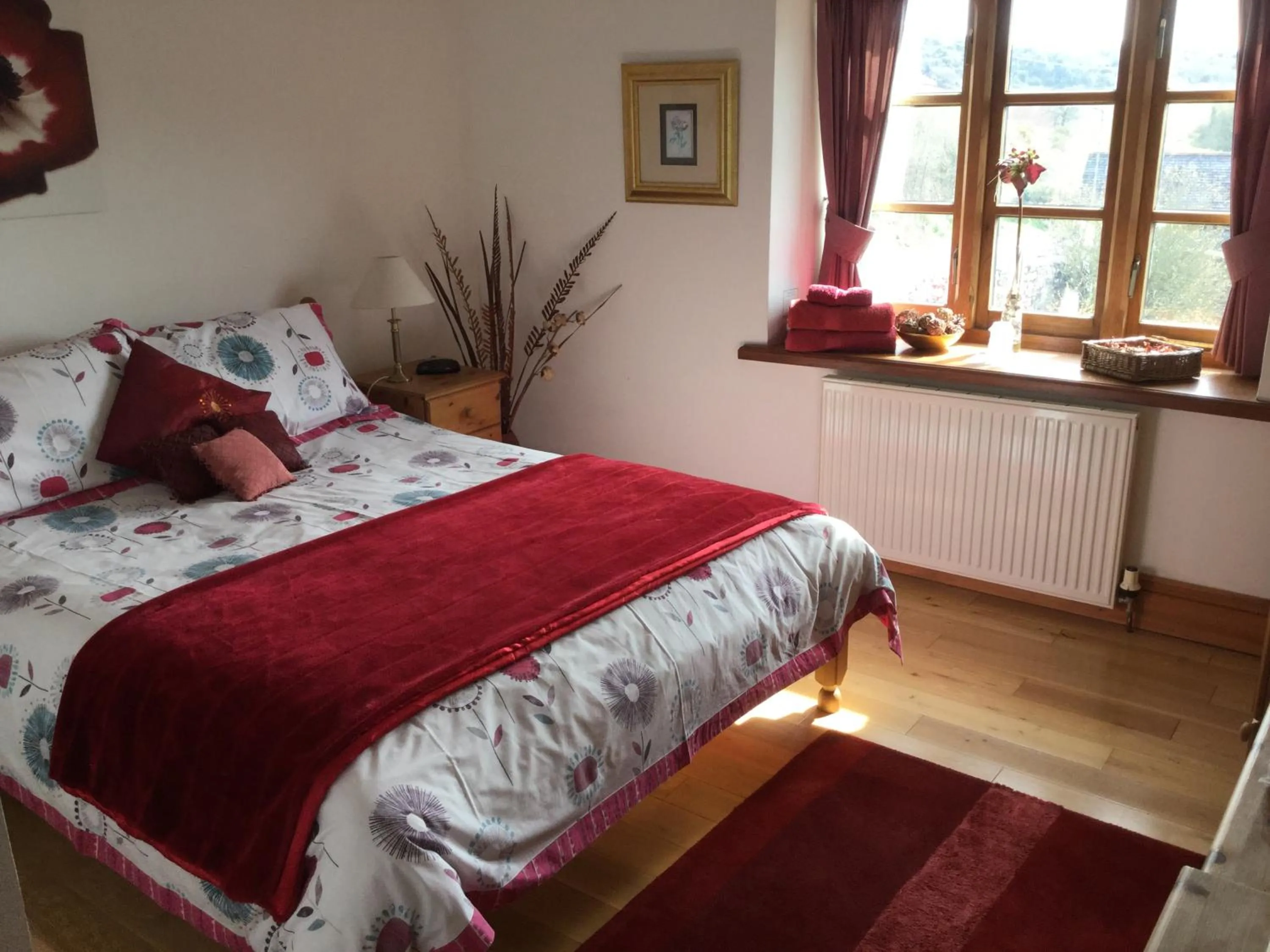 Bedroom, Bed in Coombe House B&B