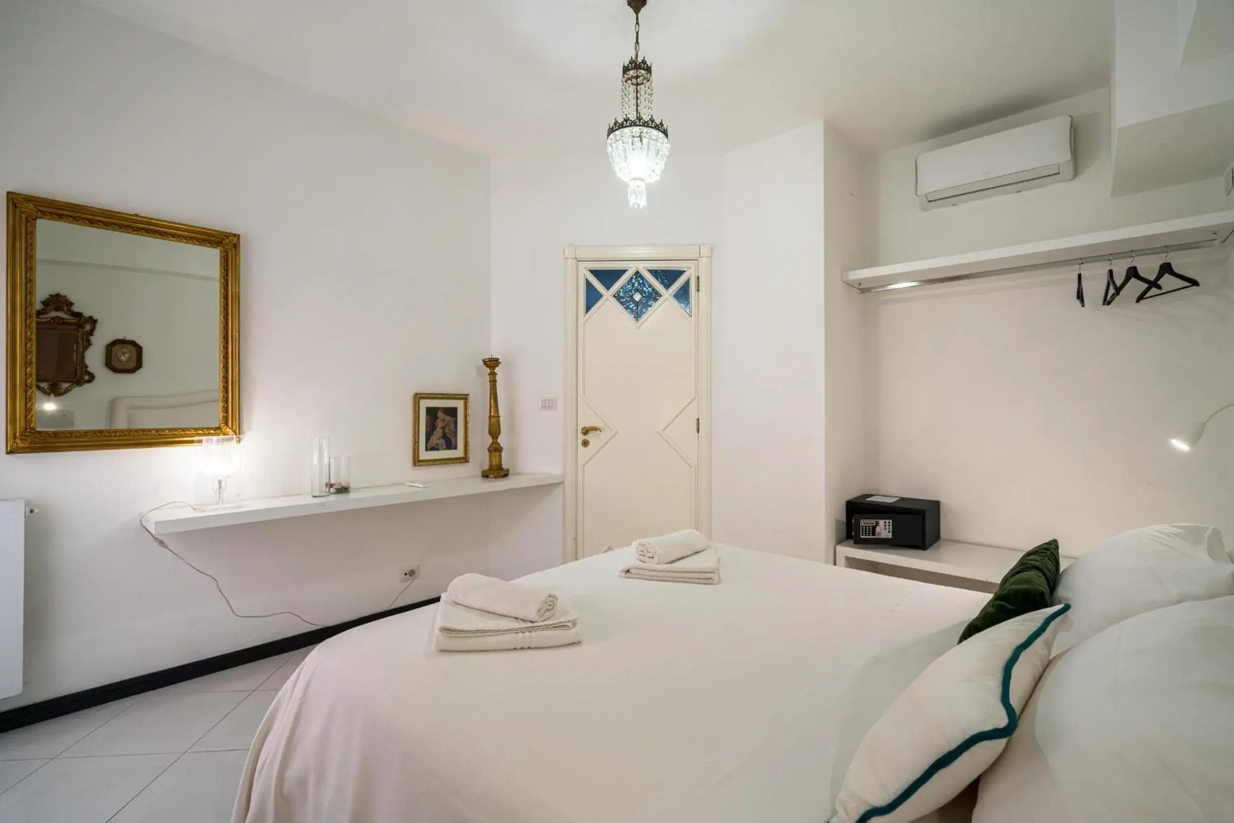 Bedroom, Bed in Al Duomo Rooms & Flats Bedroom, Bed in Al Duomo Rooms & Flats