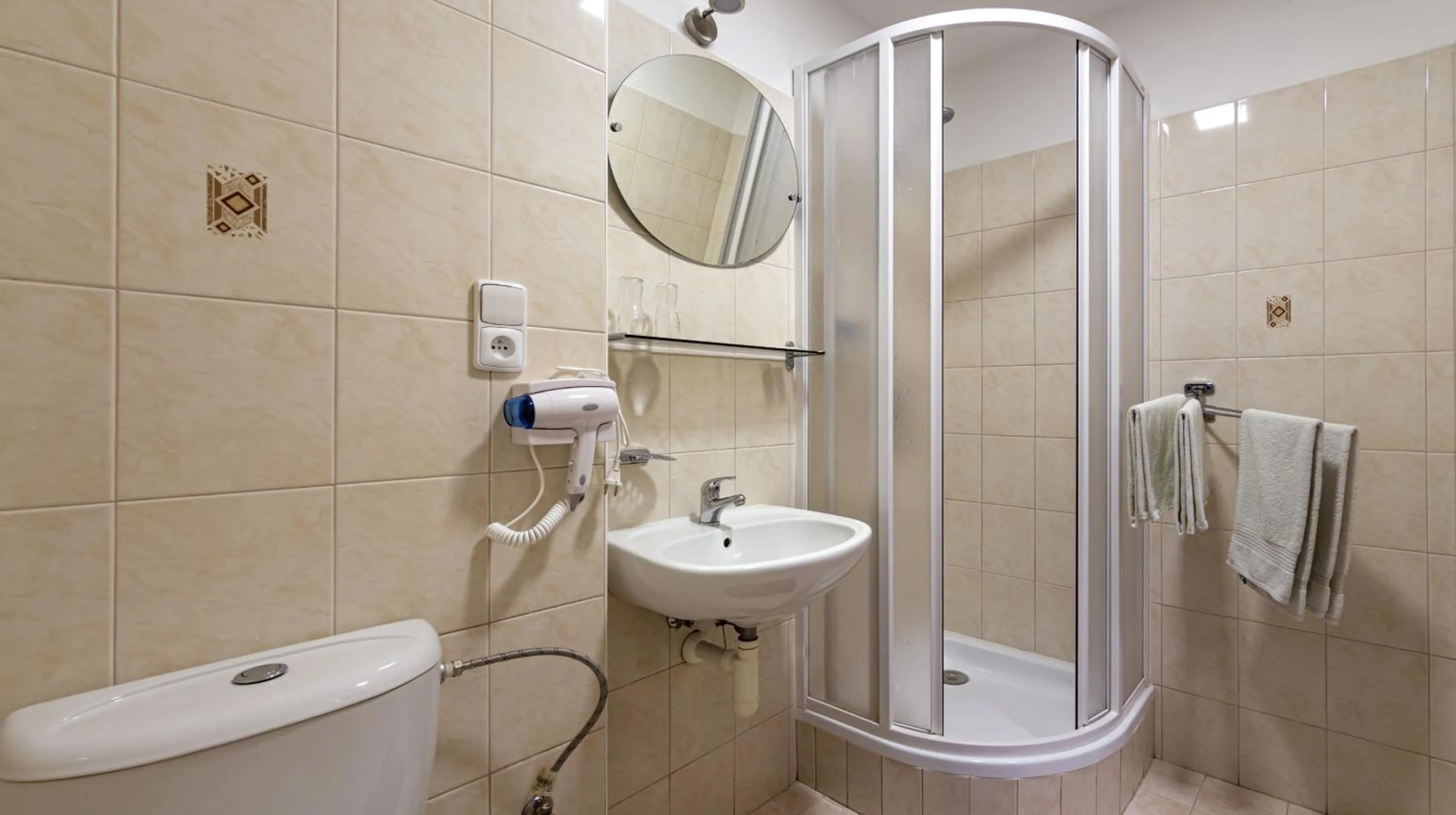 Shower in Hotel Alfa