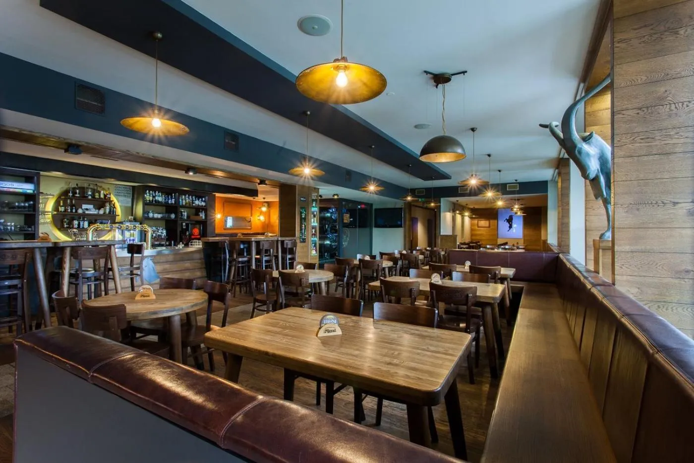Restaurant/places to eat in Hotel Alfa