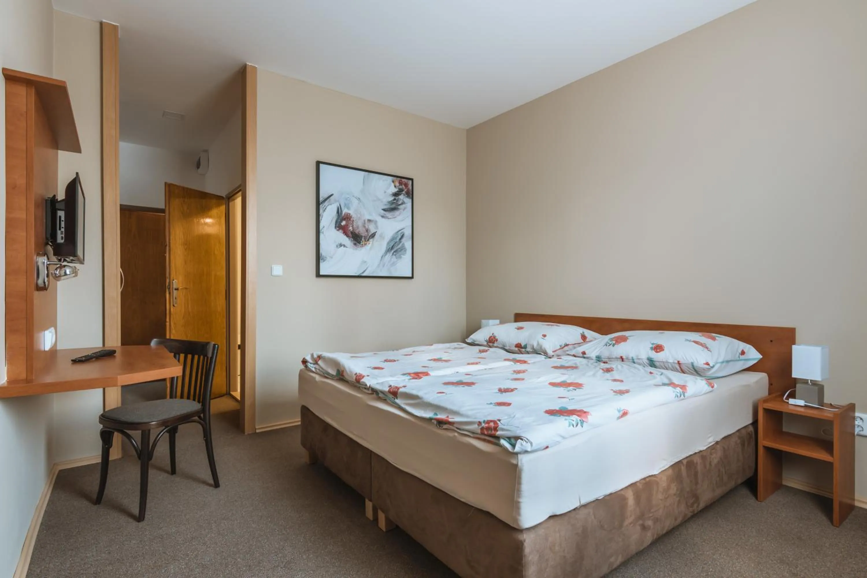Photo of the whole room, Bed in Hotel Alfa