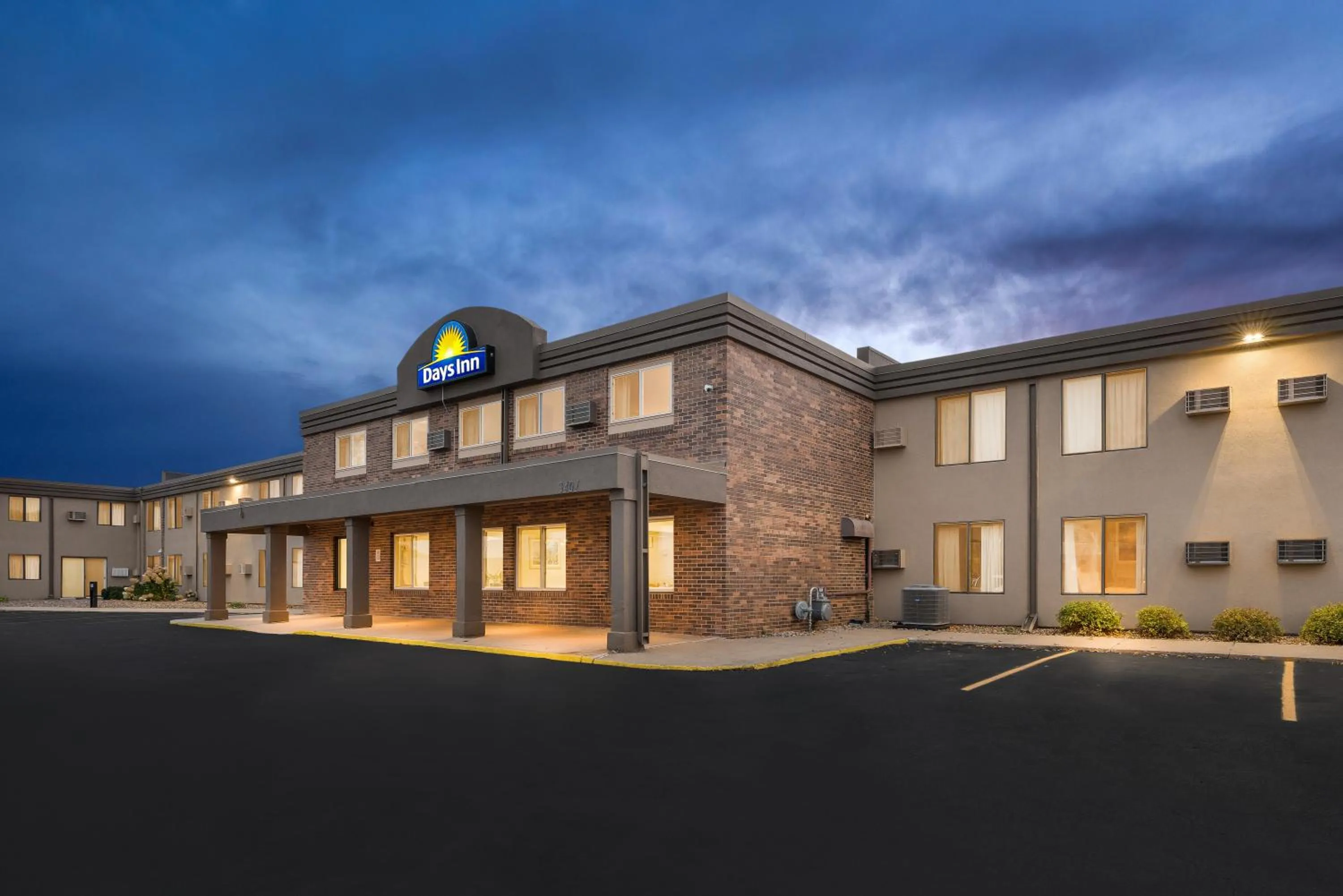 Property building in Days Inn by Wyndham Sioux Falls