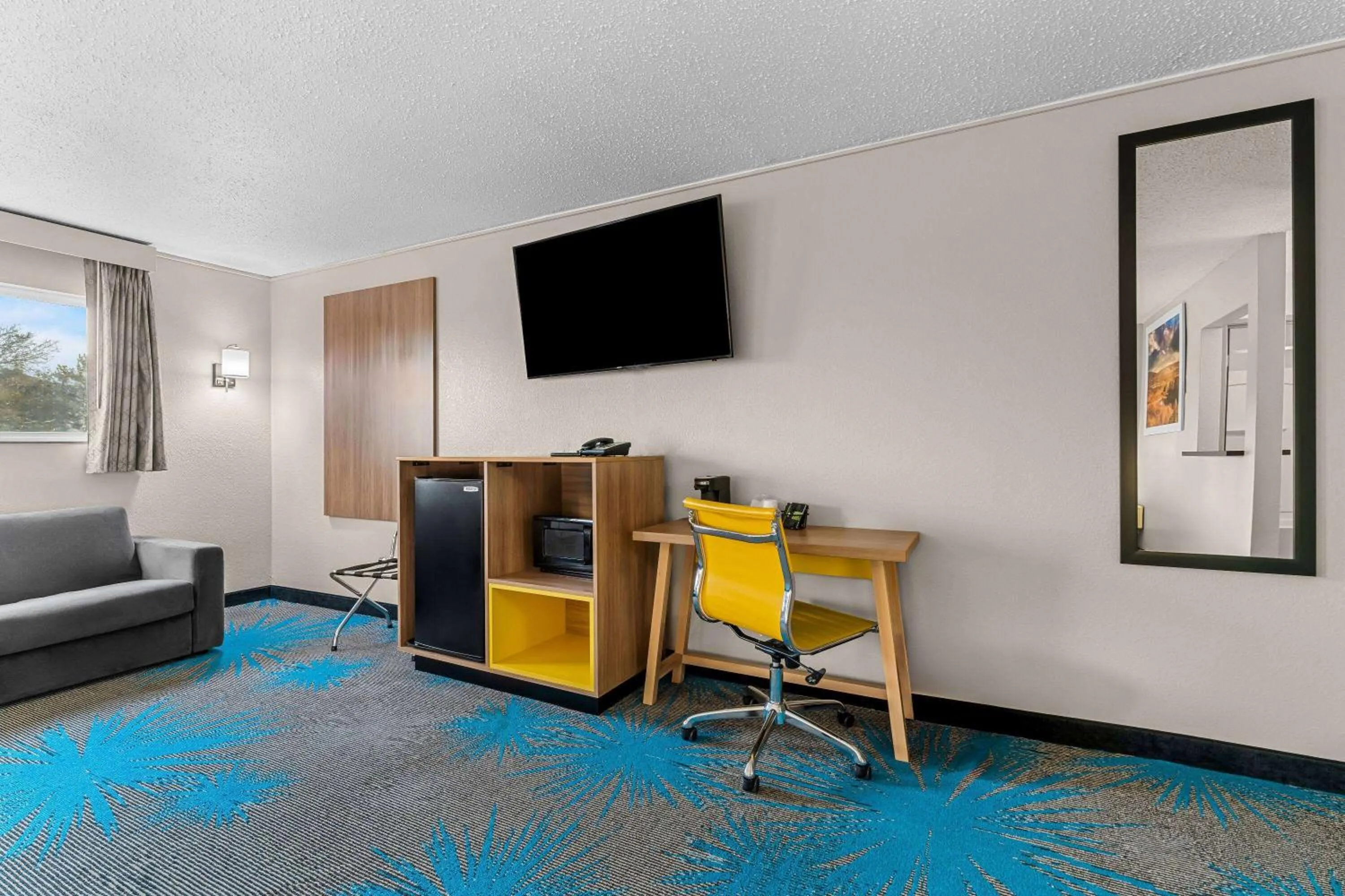 Photo of the whole room in Days Inn by Wyndham Sioux Falls