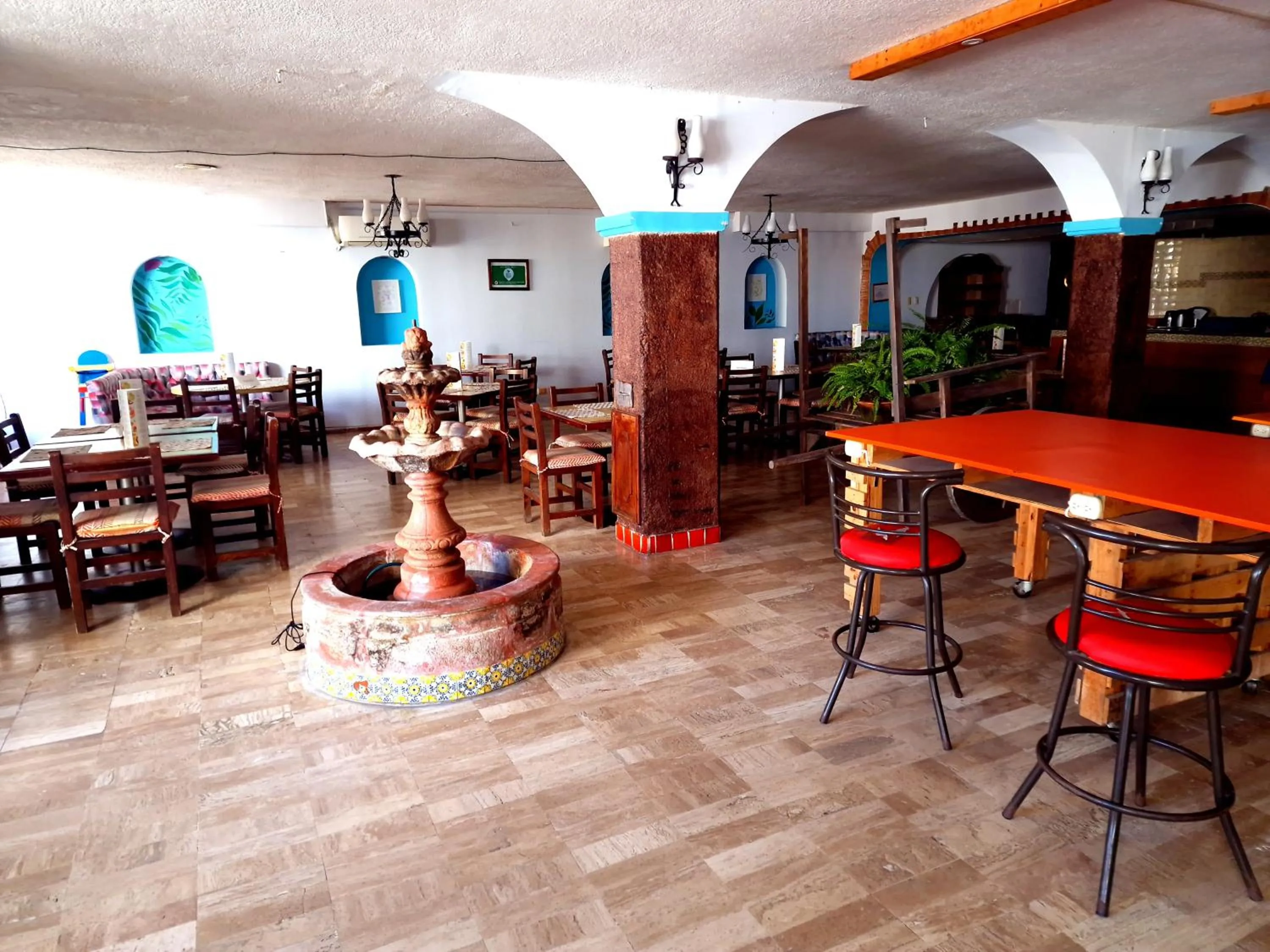 Restaurant/places to eat in Hotel Plaza Independencia