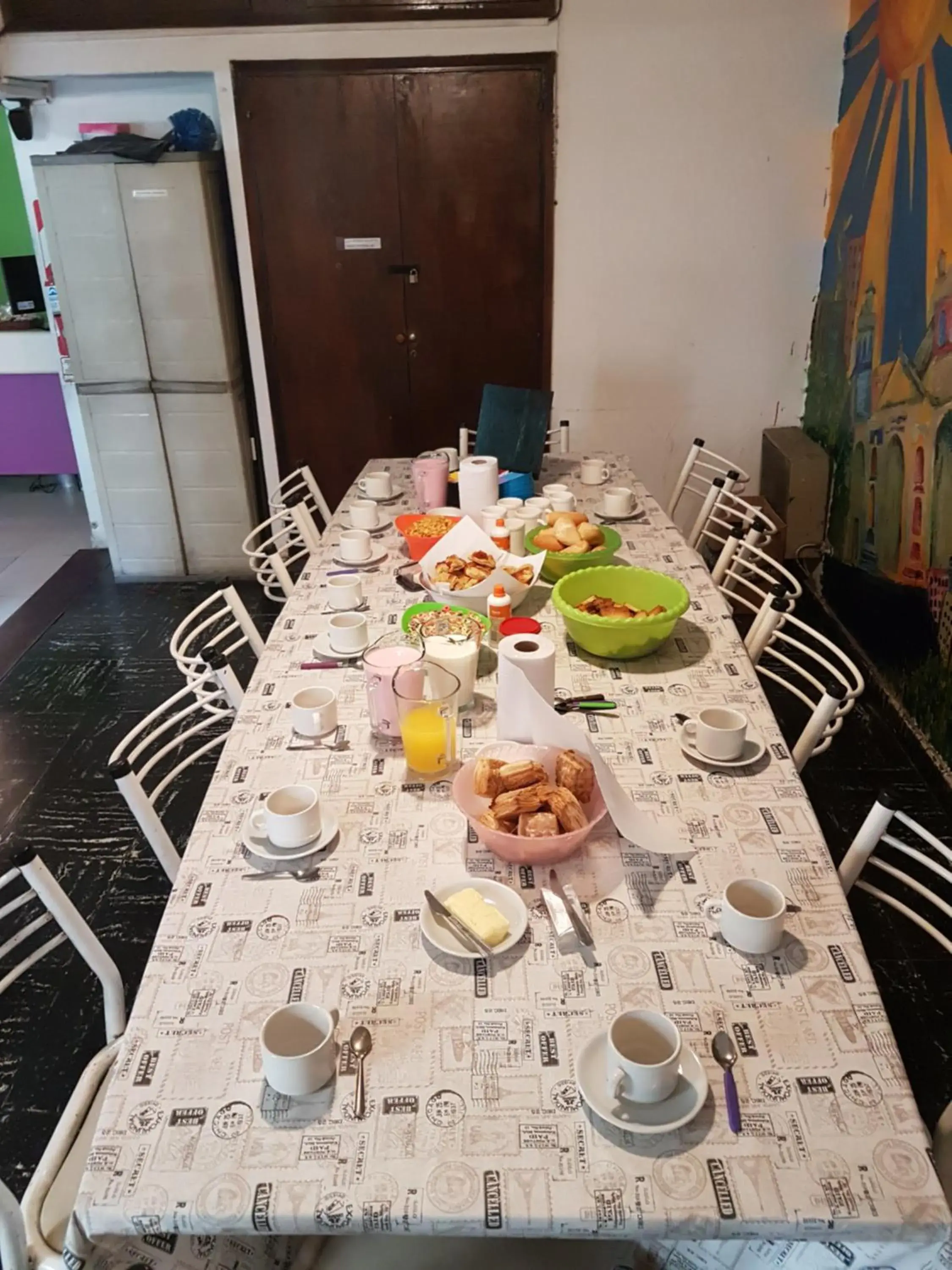 Breakfast, Restaurant/Places to Eat in Link Cordoba Hostel