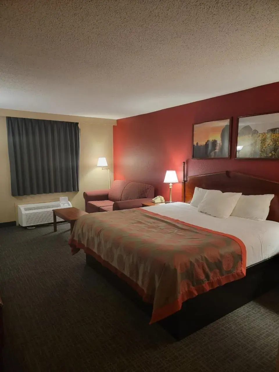 Photo of the whole room, Bed in Ramada by Wyndham Angola/Fremont Area Photo of the whole room, Bed in Ramada by Wyndham Angola/Fremont Area