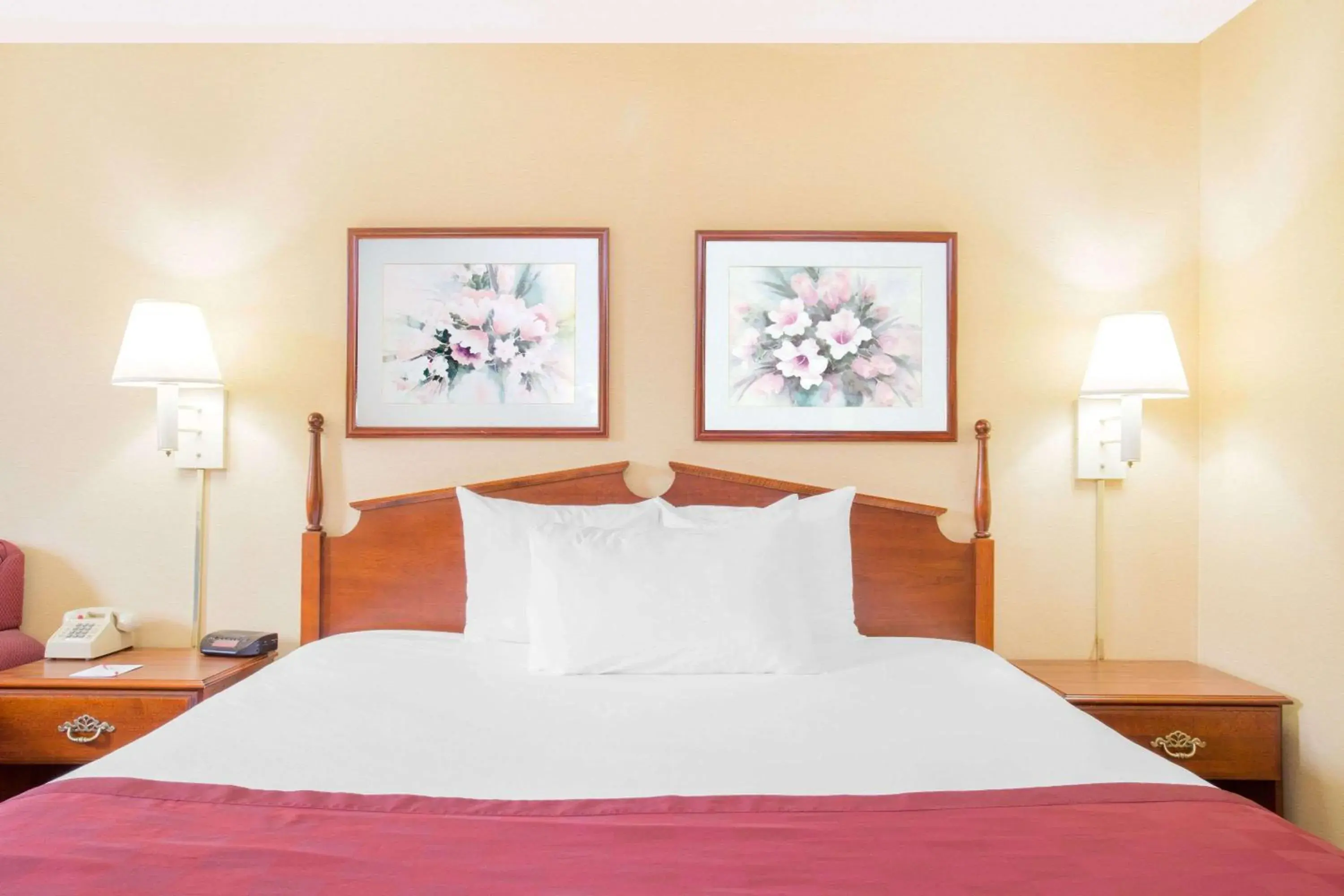 Photo of the whole room, Bed in Ramada by Wyndham Angola/Fremont Area Photo of the whole room, Bed in Ramada by Wyndham Angola/Fremont Area