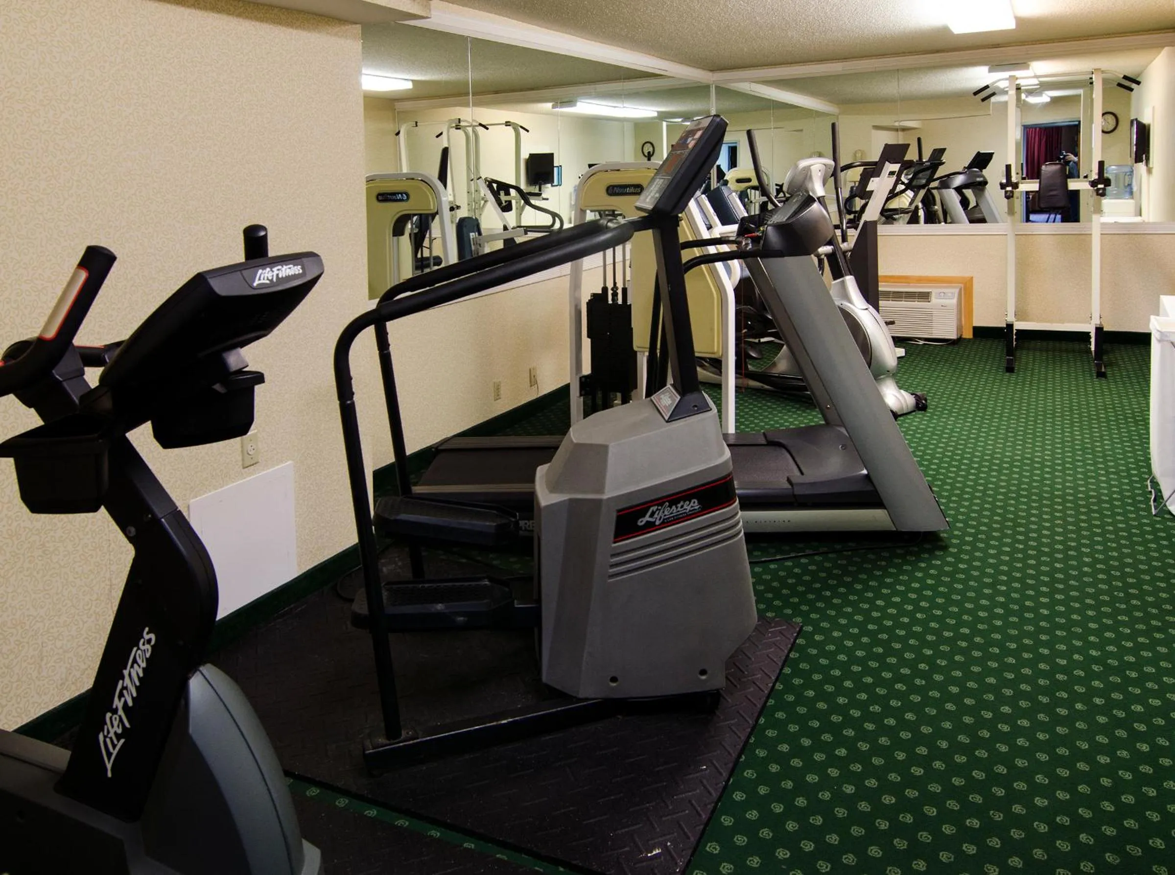 Fitness centre/facilities in Ramada by Wyndham Angola/Fremont Area