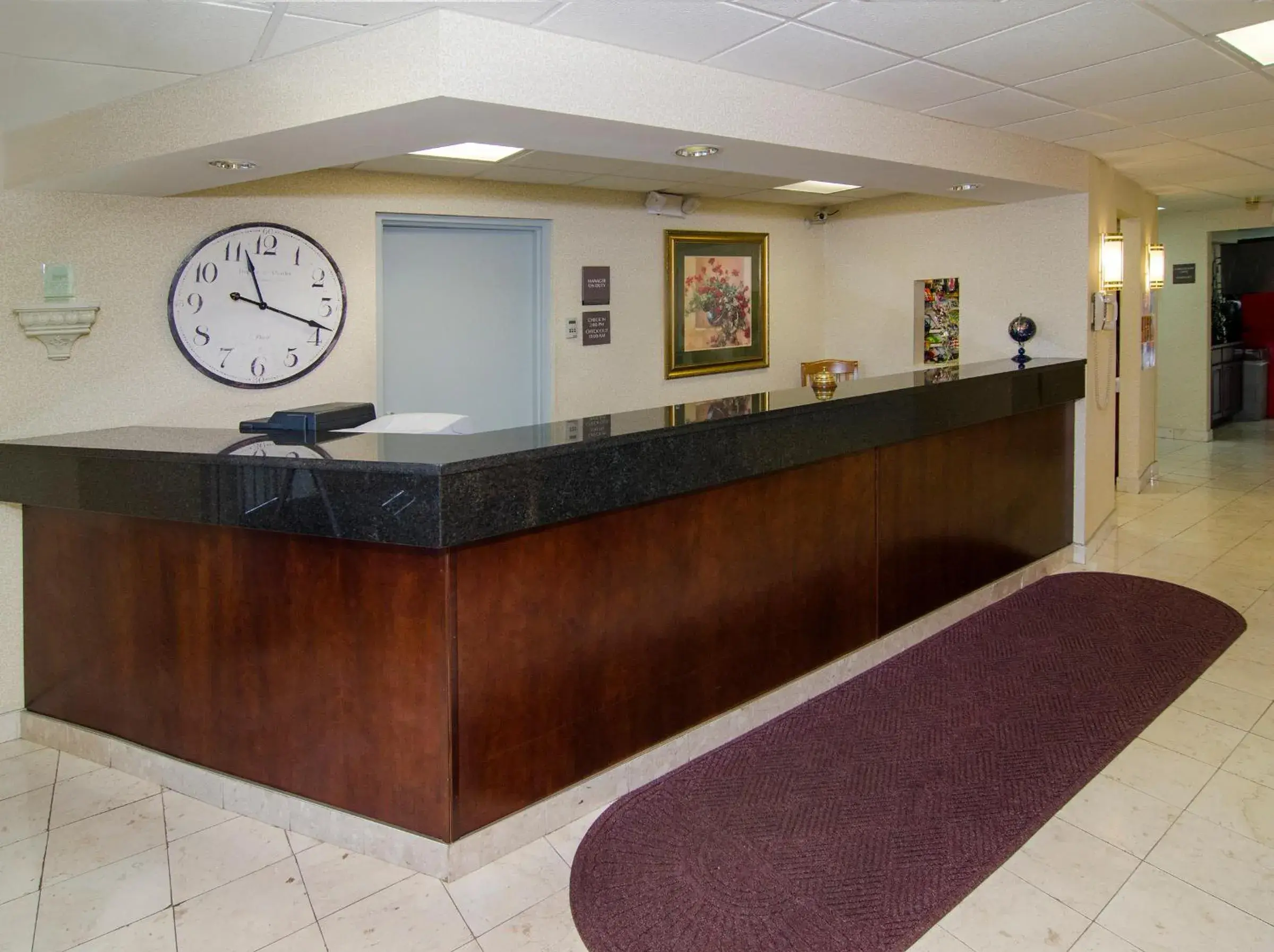 Lobby or reception in Ramada by Wyndham Angola/Fremont Area Lobby or reception in Ramada by Wyndham Angola/Fremont Area