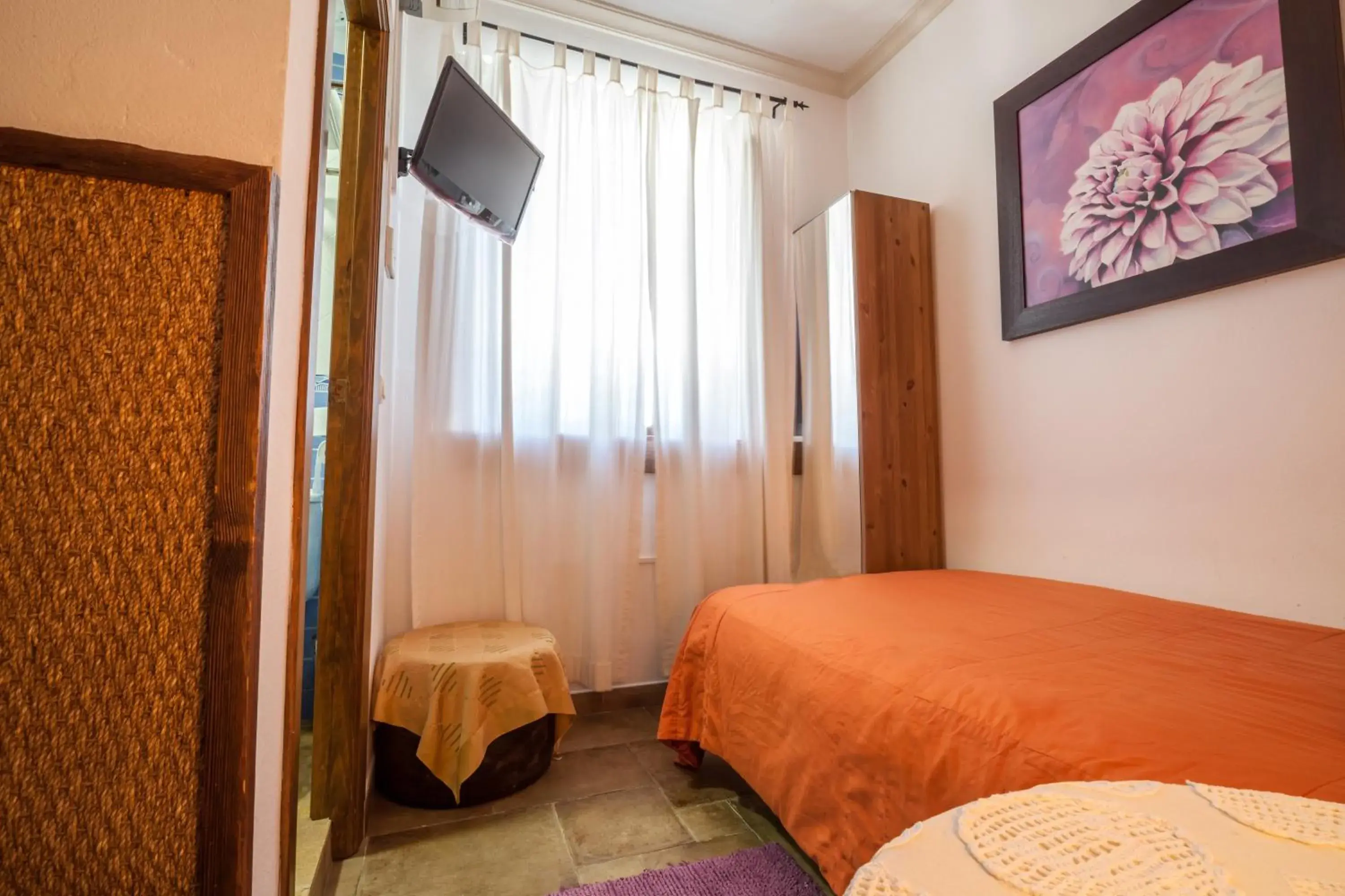 Single Room in El Asturiano Single Room in El Asturiano