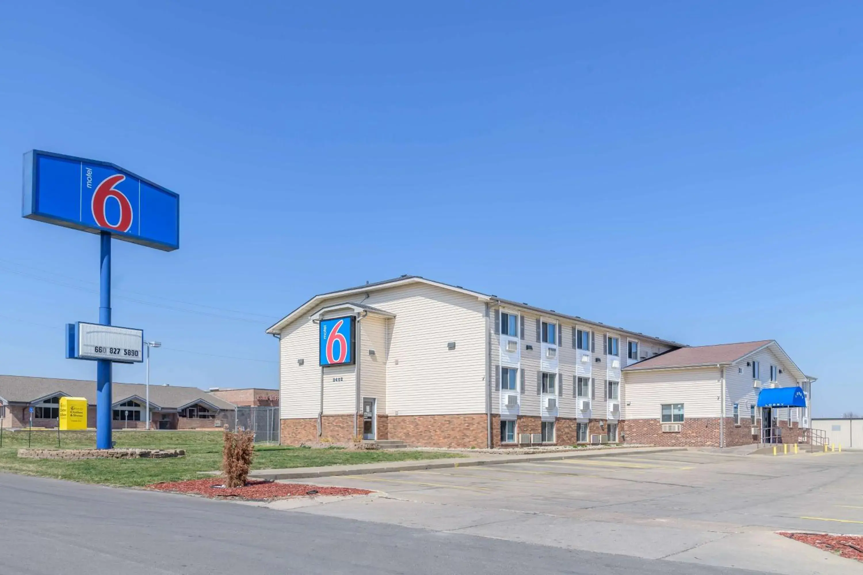 Property building in Motel 6-Sedalia, MO Property building in Motel 6-Sedalia, MO