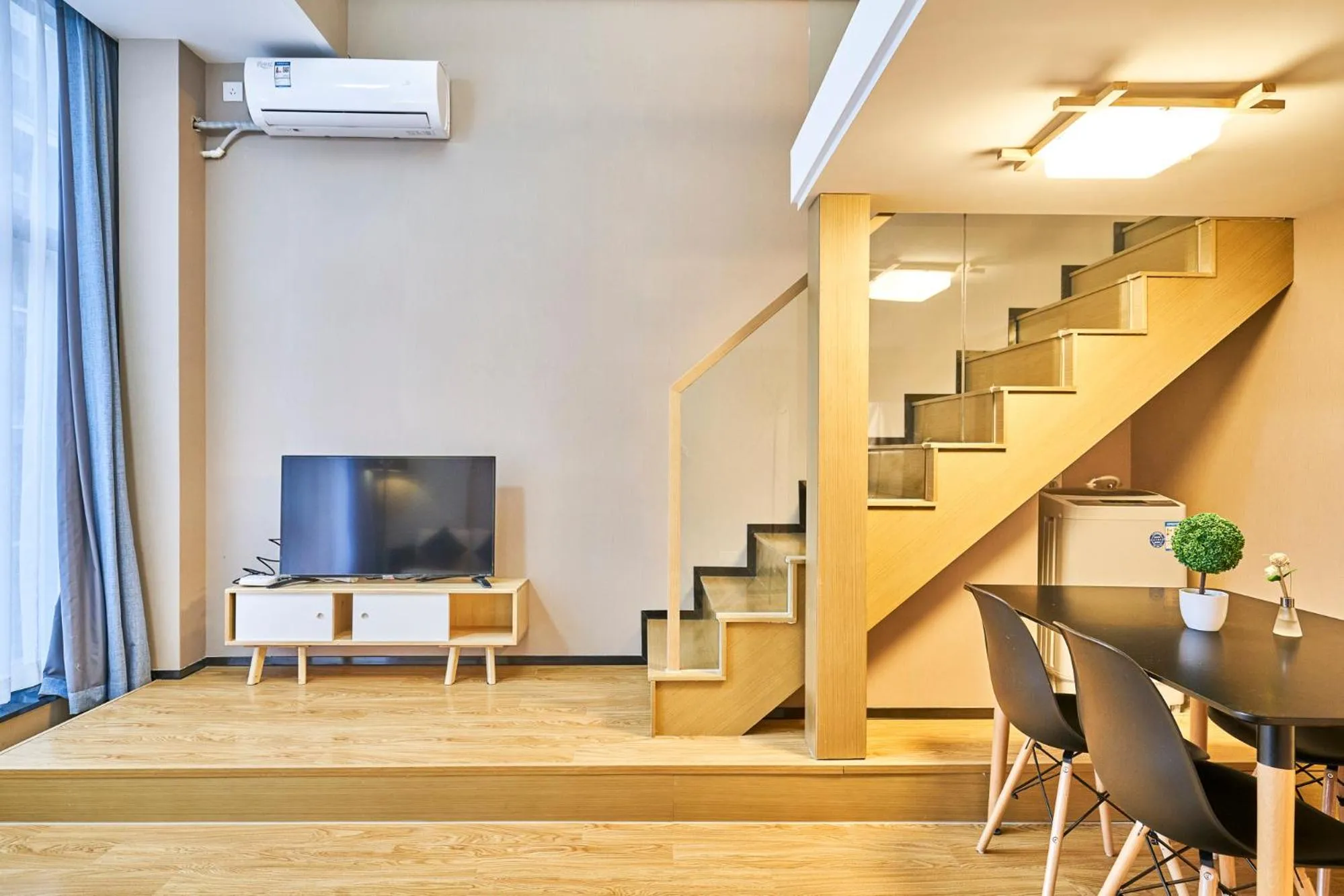 Living room in Plesant Daily Rental Apartment