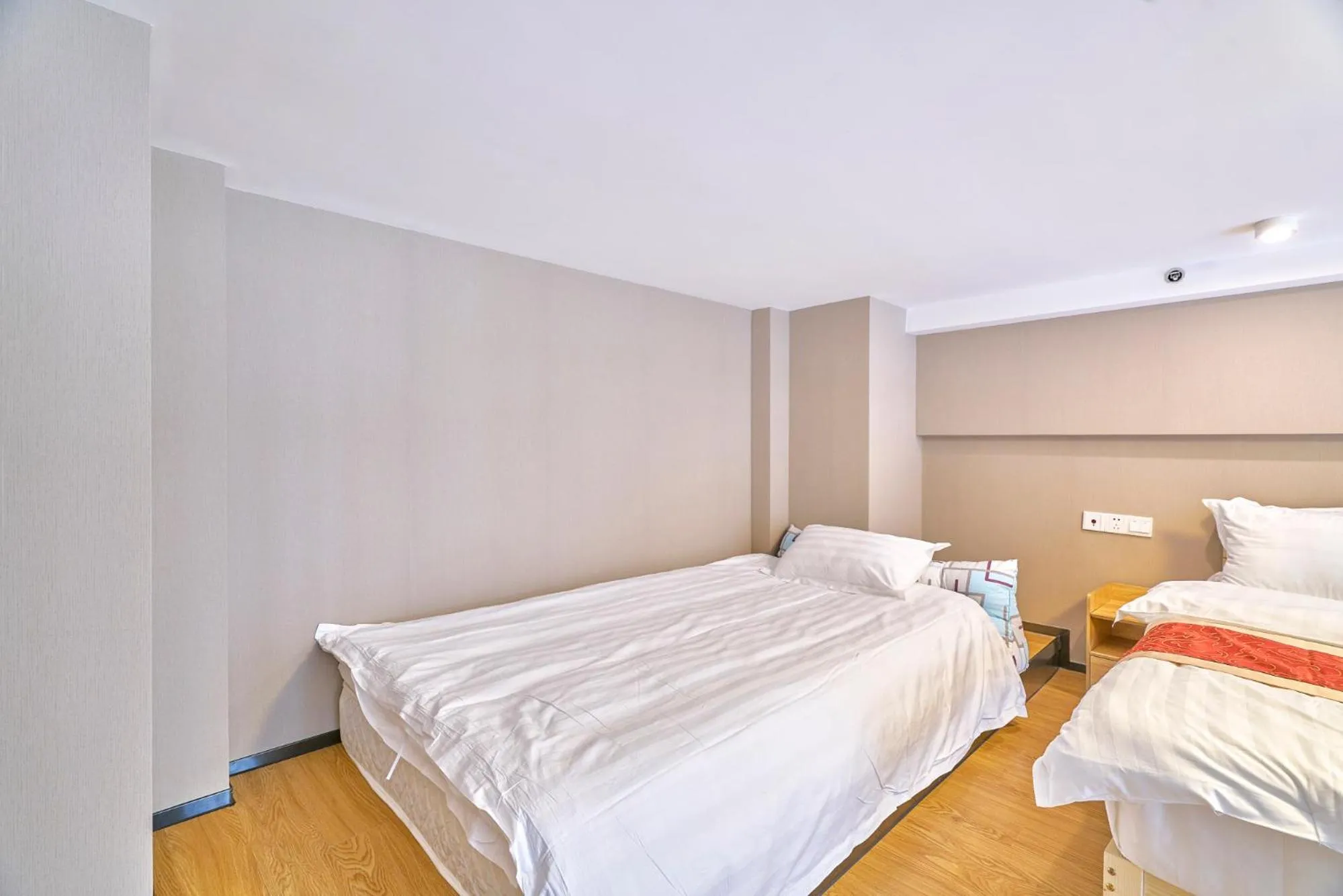 Bed in Plesant Daily Rental Apartment