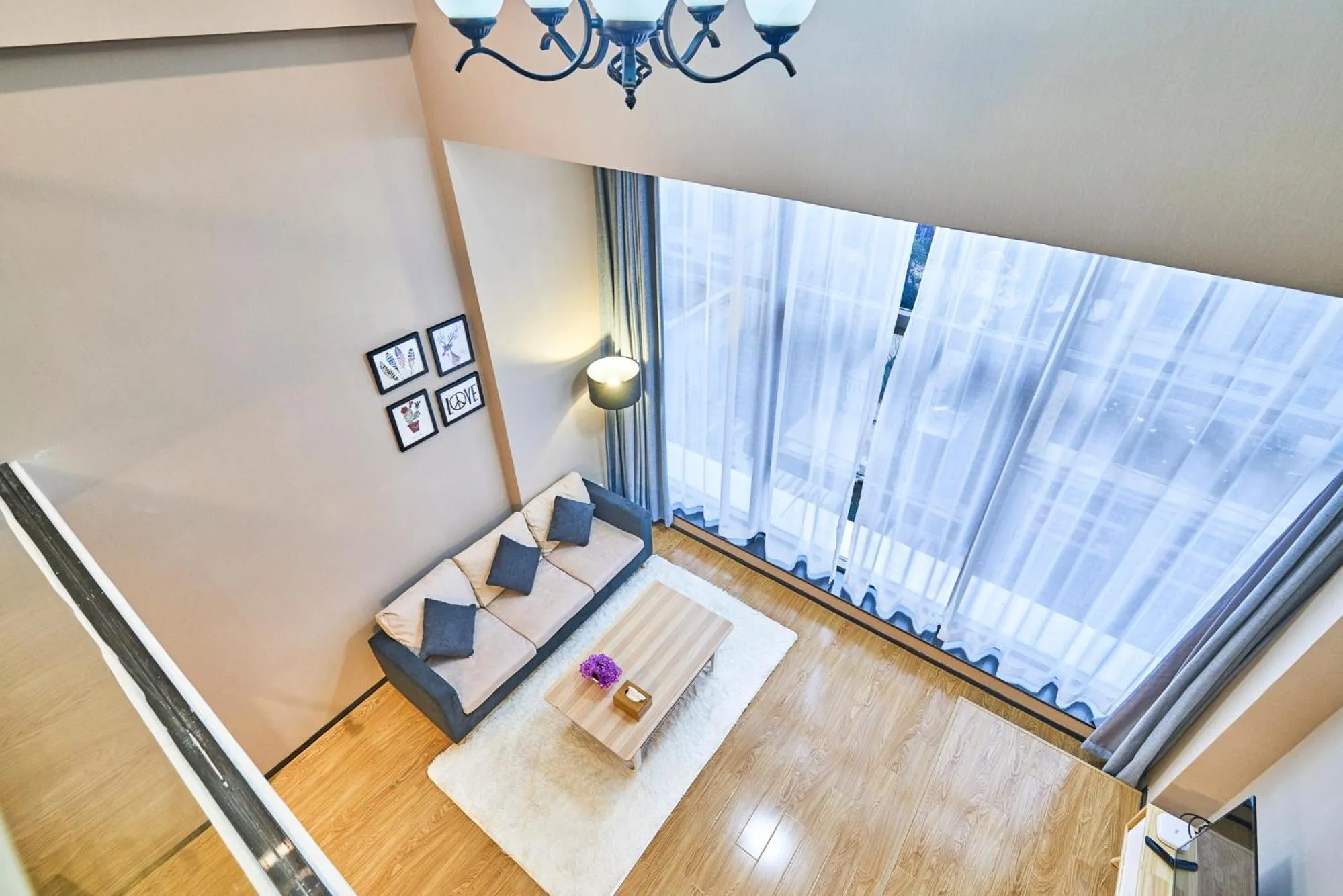 Living room in Plesant Daily Rental Apartment