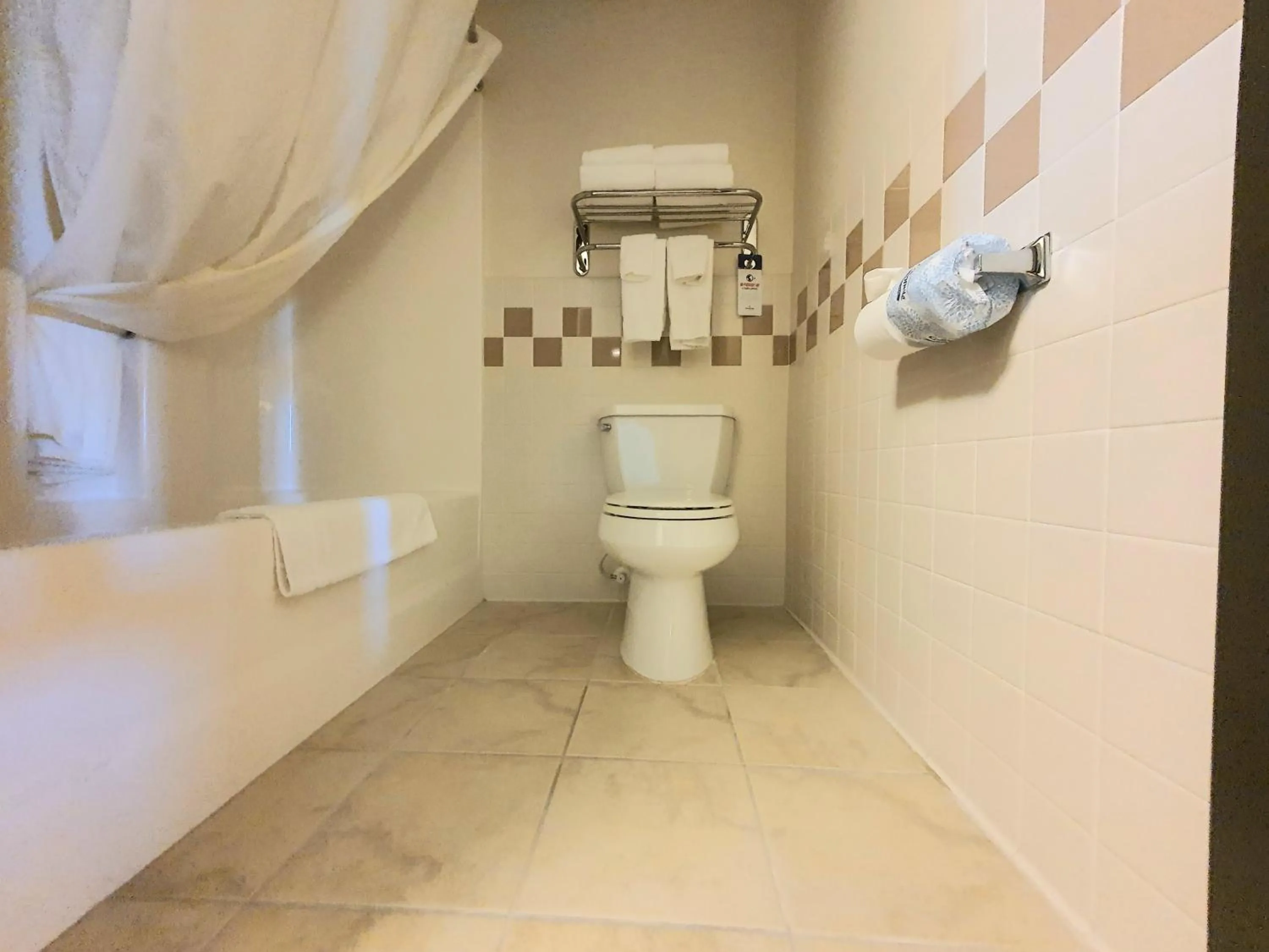 AmeriVu Inn and Suites - Waconia