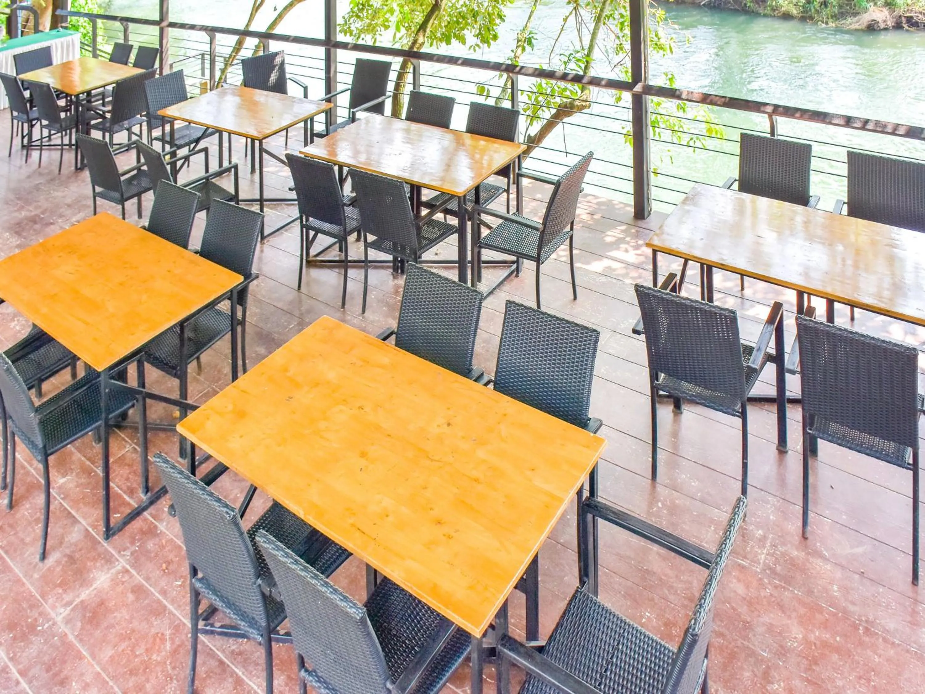 Restaurant/places to eat in Nana River Kaeng Krachan