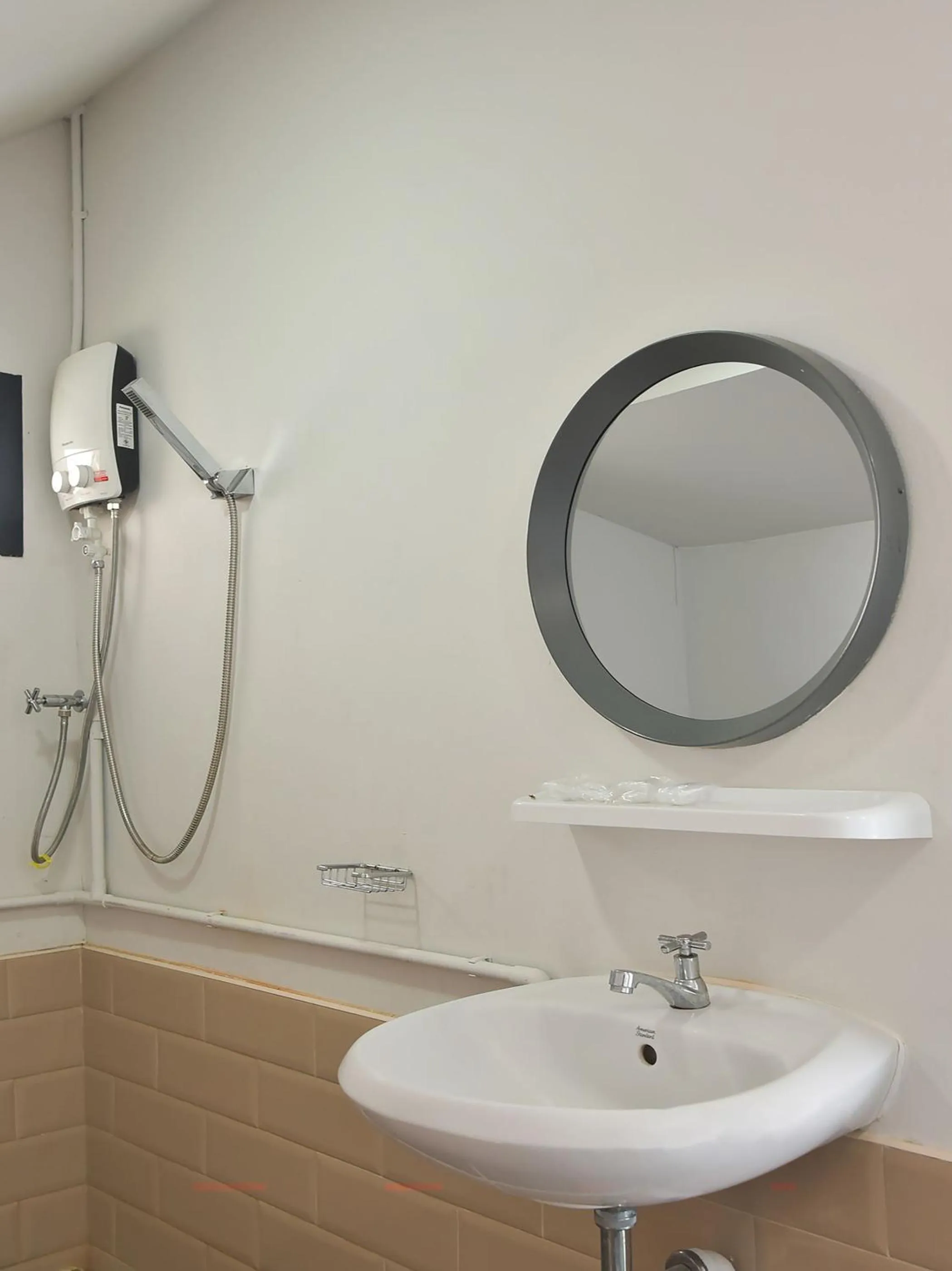 Bathroom in Nana River Kaeng Krachan