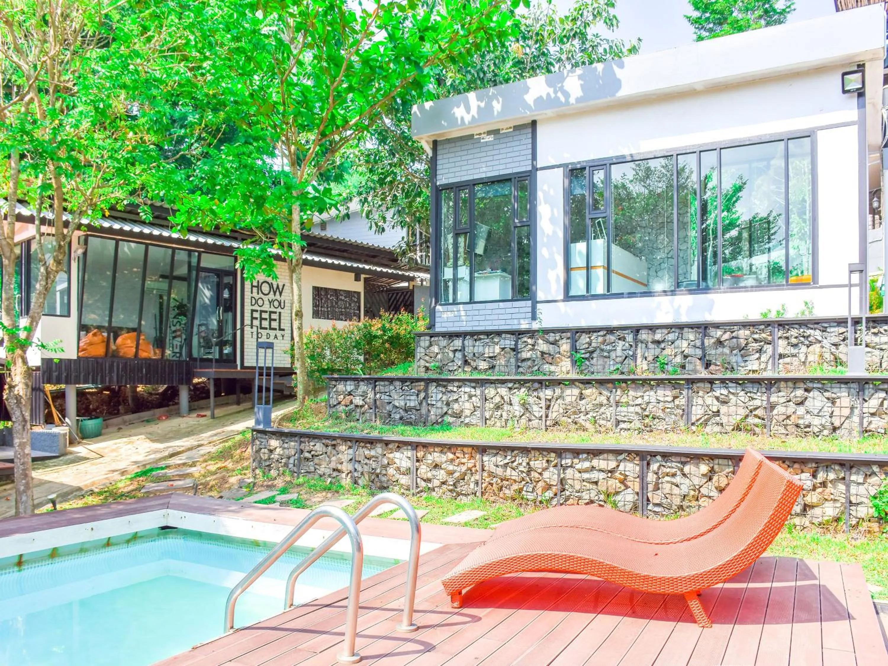 Swimming pool in Nana River Kaeng Krachan