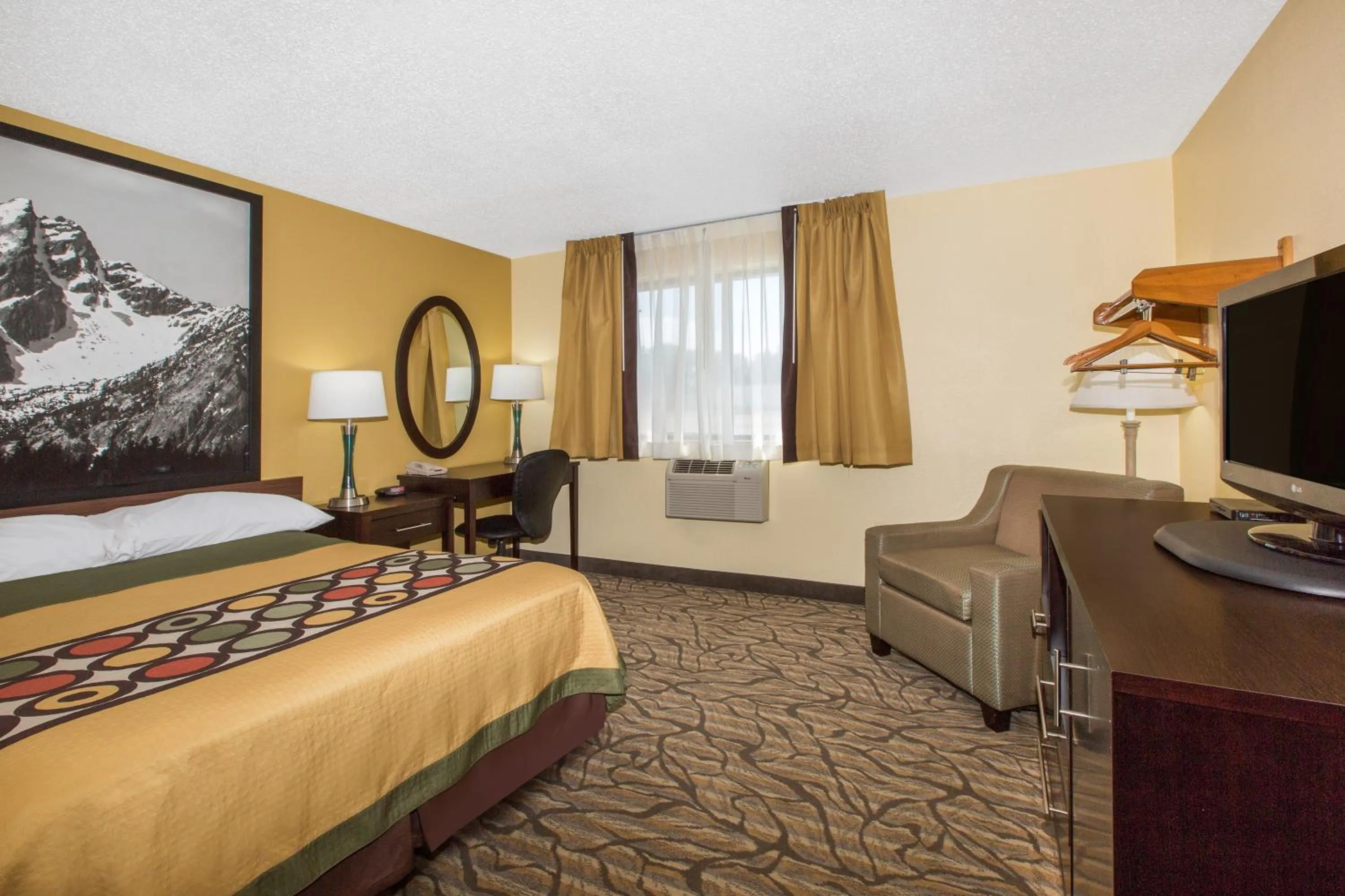 Bed in Super 8 by Wyndham Nampa