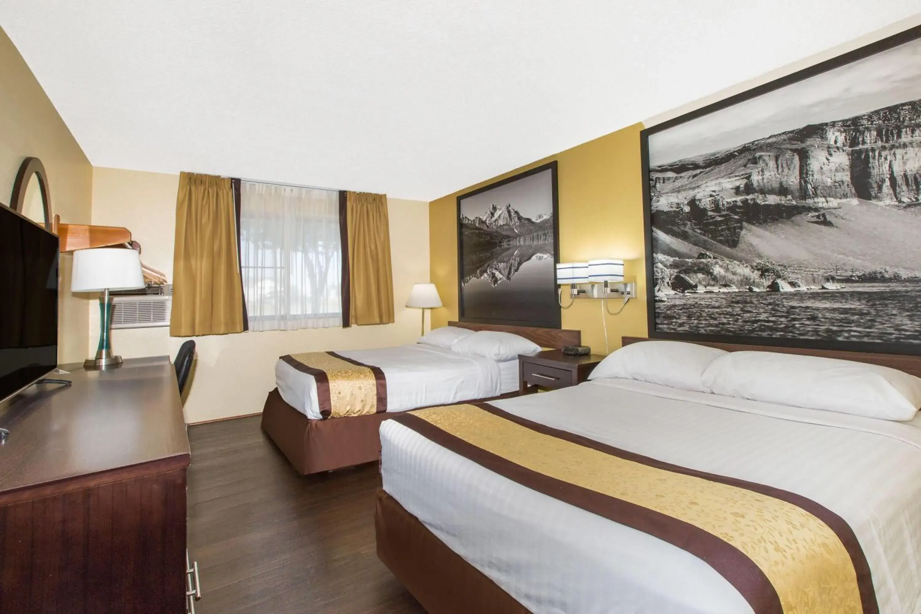 Photo of the whole room, Bed in Super 8 by Wyndham Nampa Photo of the whole room, Bed in Super 8 by Wyndham Nampa