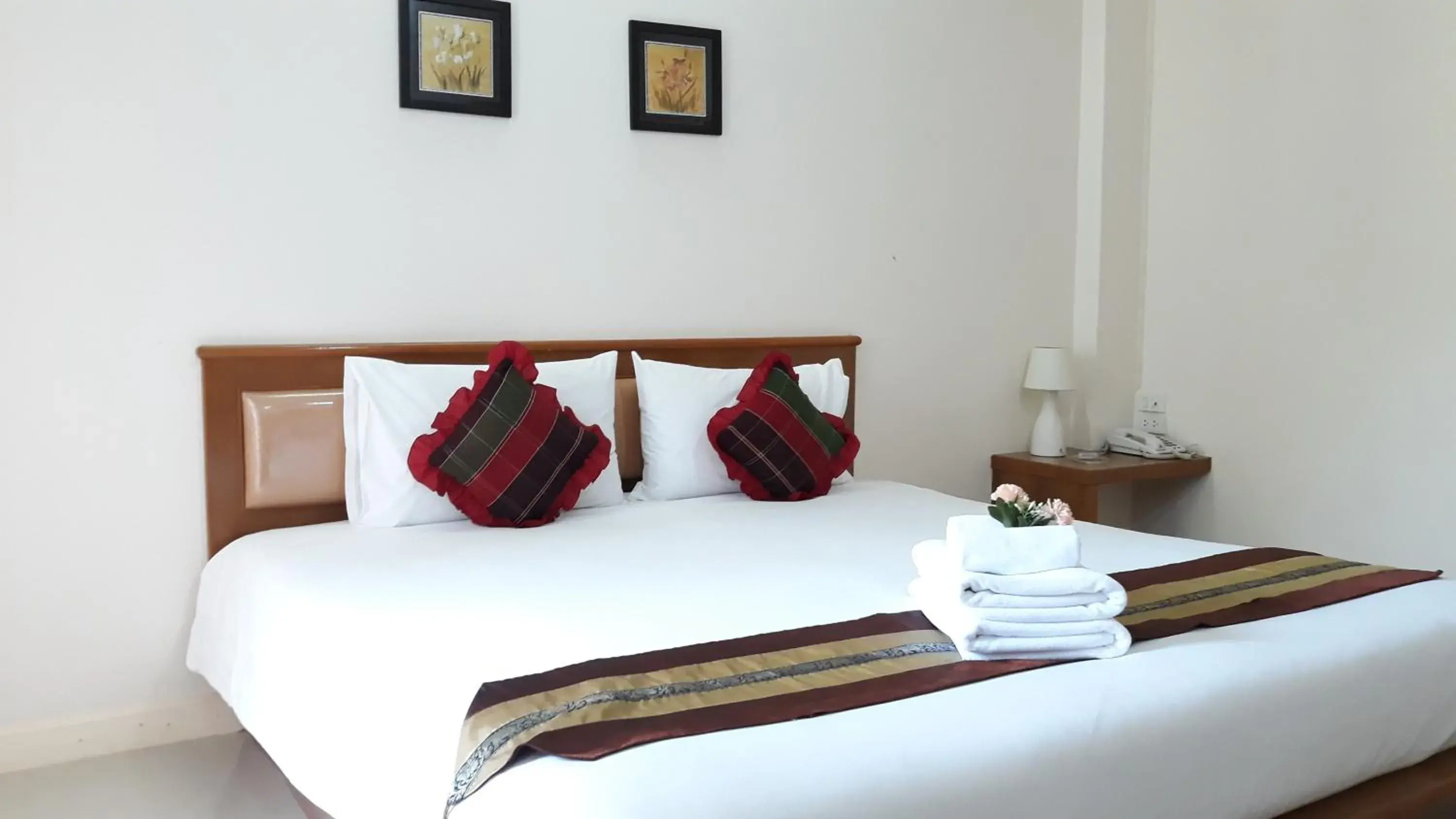 Bedroom, Bed in Chumphon Travelodge Bedroom, Bed in Chumphon Travelodge