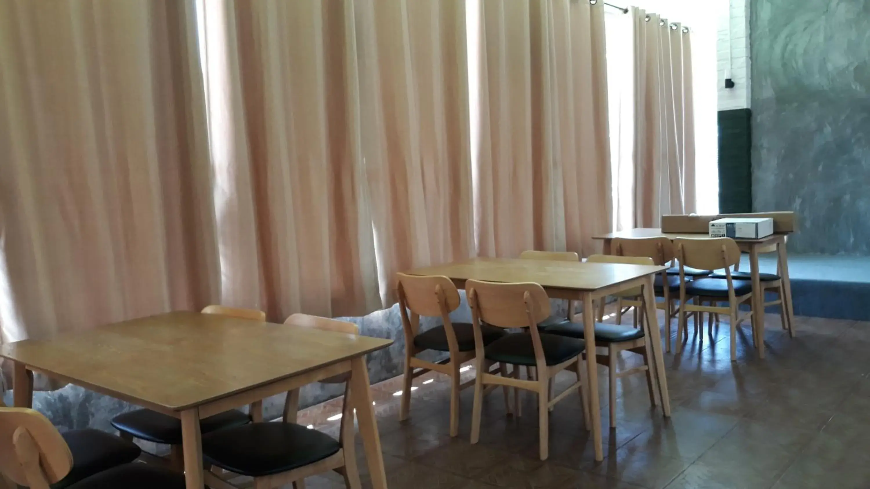 Restaurant/places to eat in Chumphon Travelodge Restaurant/places to eat in Chumphon Travelodge