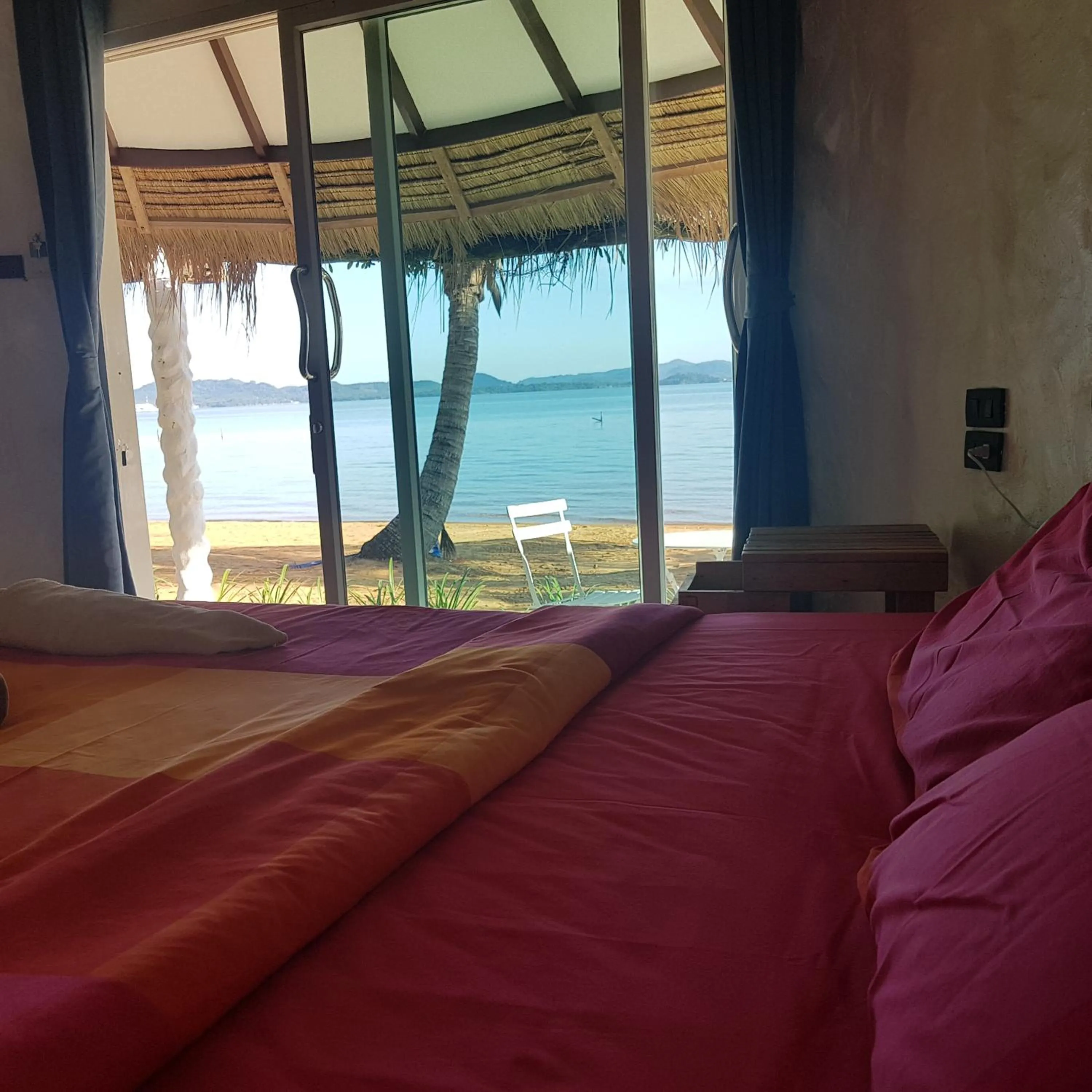 Sea view, Bed in Sunrise Beach Resort