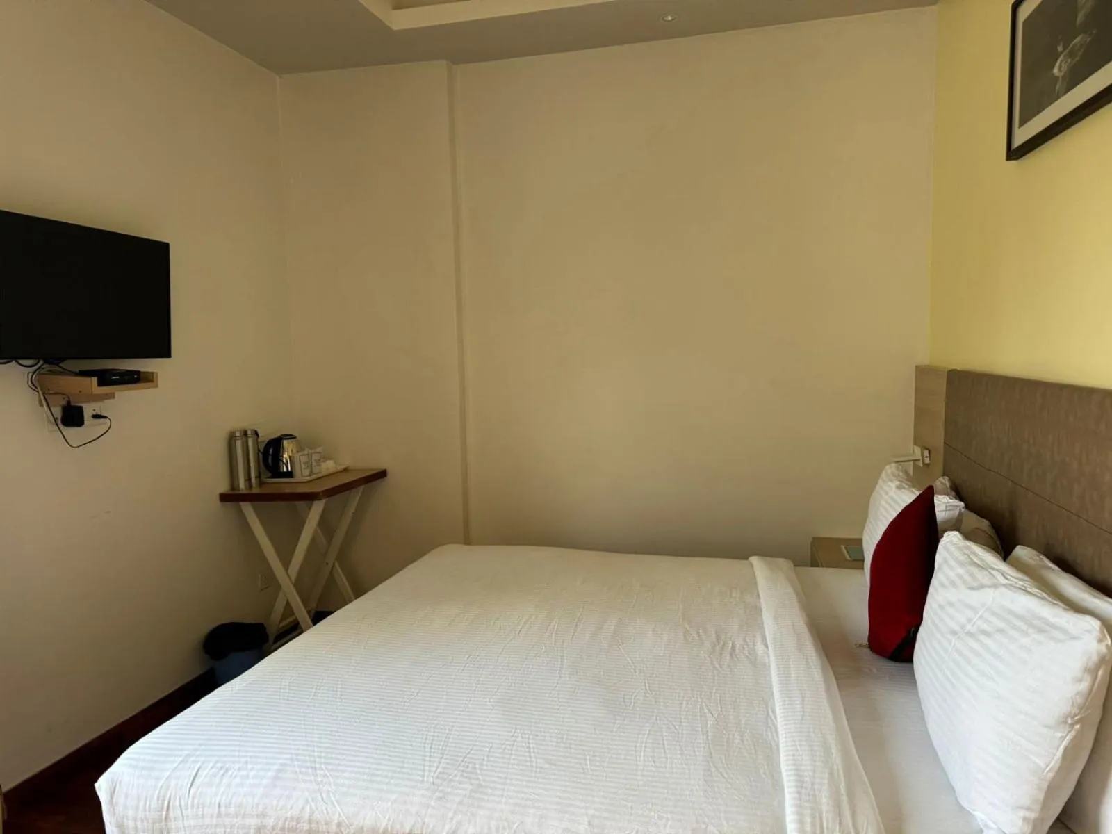 Bed in Hotel River Retreat