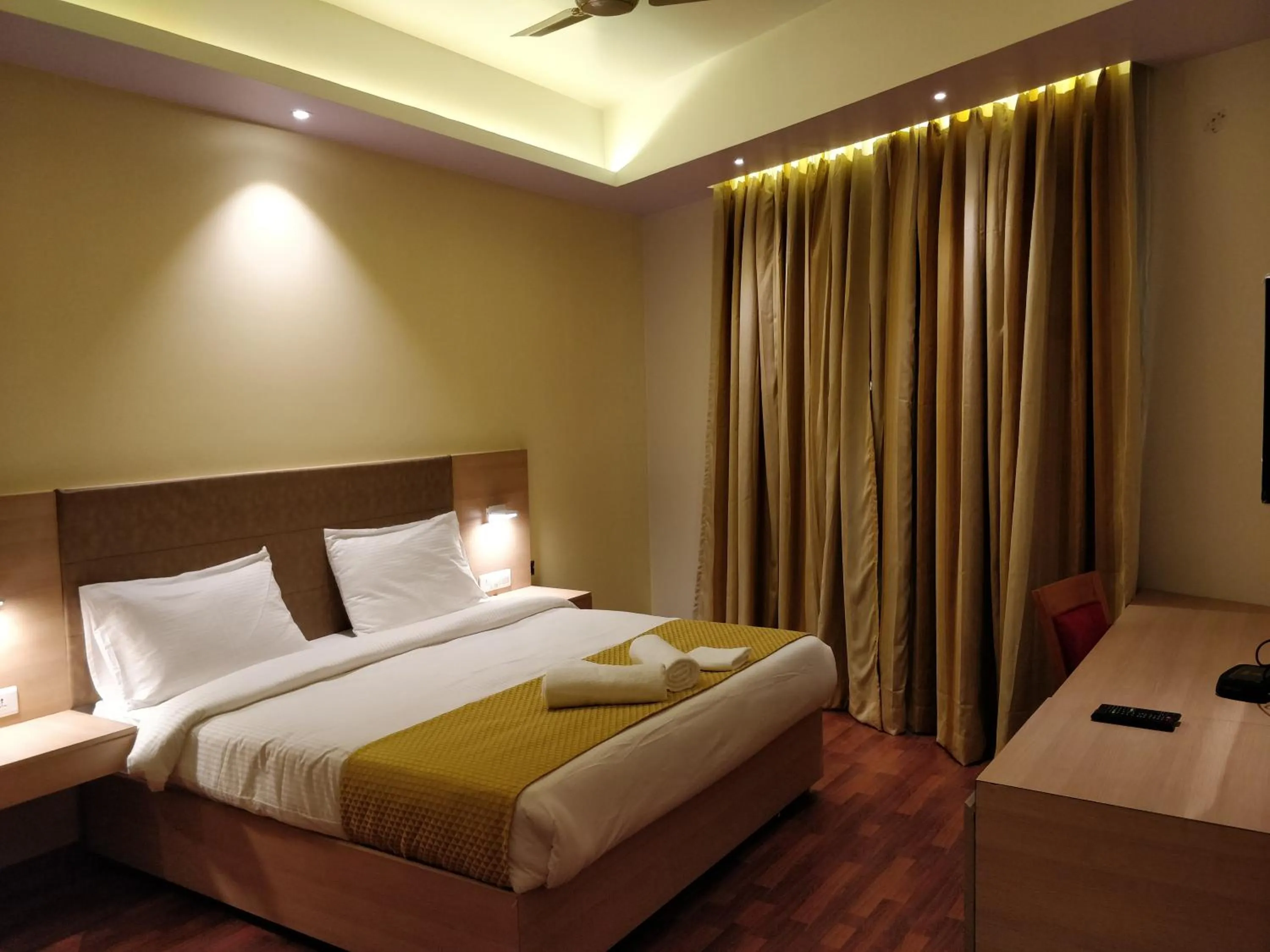 Bedroom, Bed in Hotel River Retreat