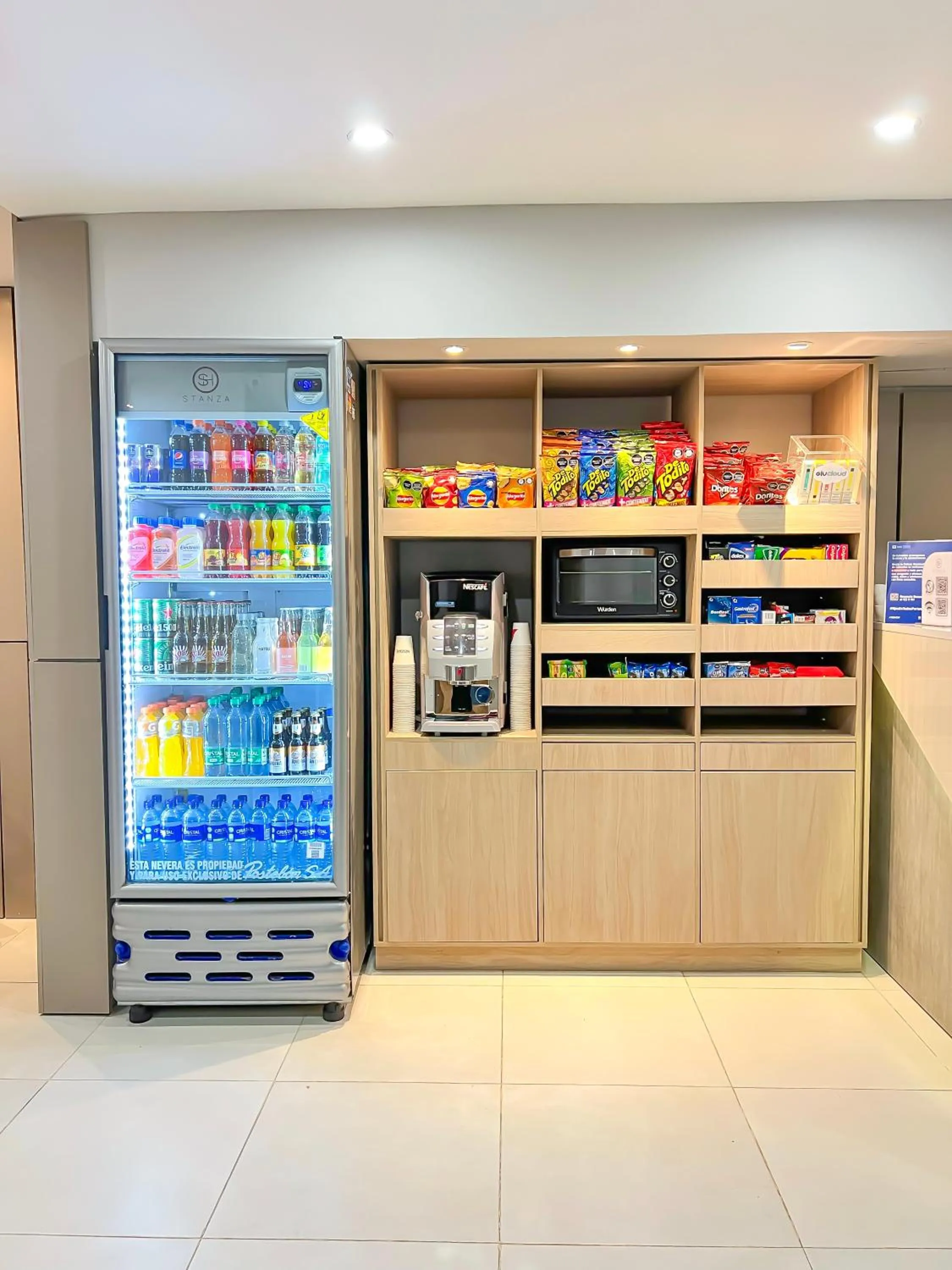 oven in Stanza Hotel Monteria