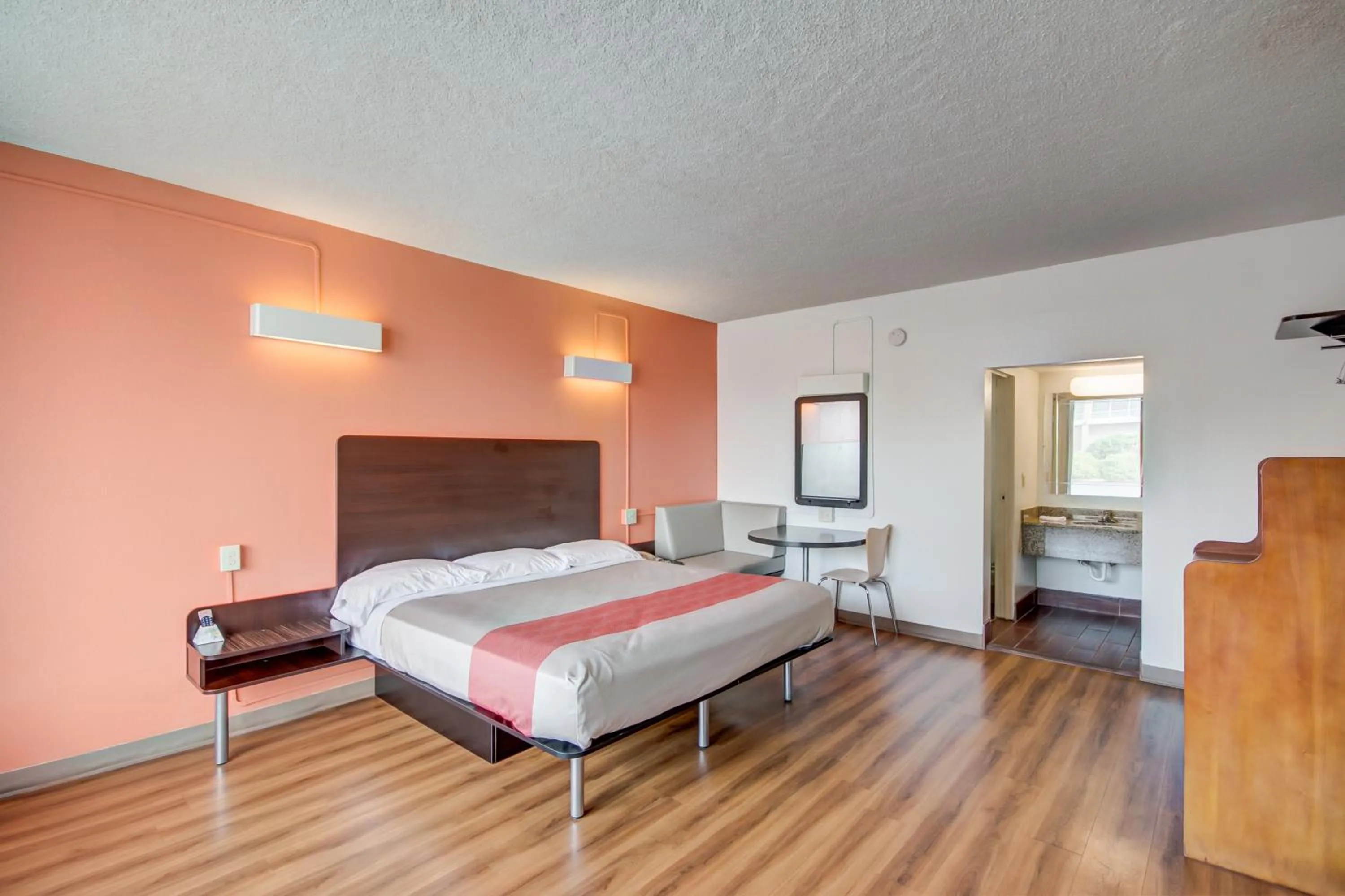 Bedroom, Bed in Motel 6-Somerset, KY