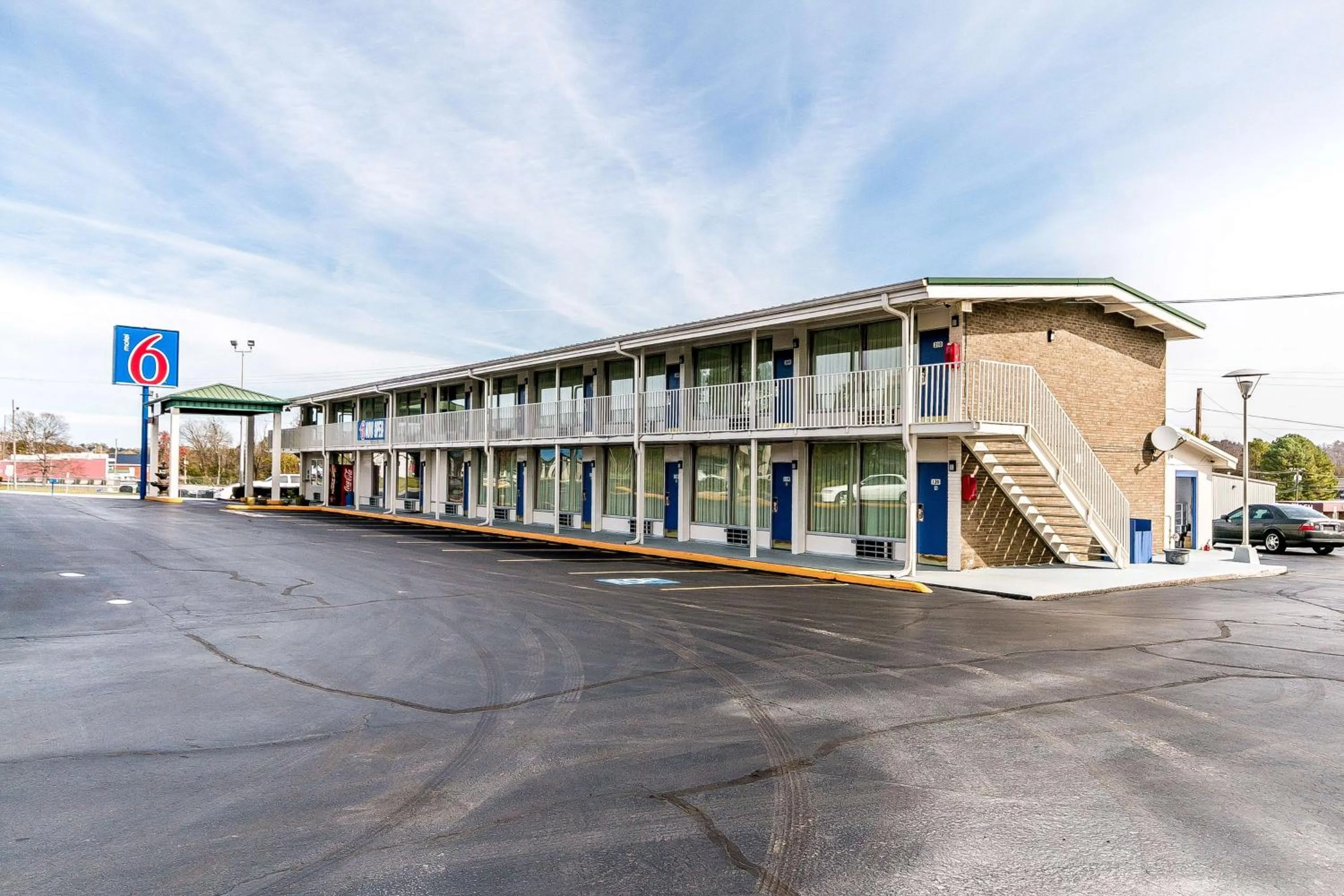 Property building in Motel 6-Somerset, KY
