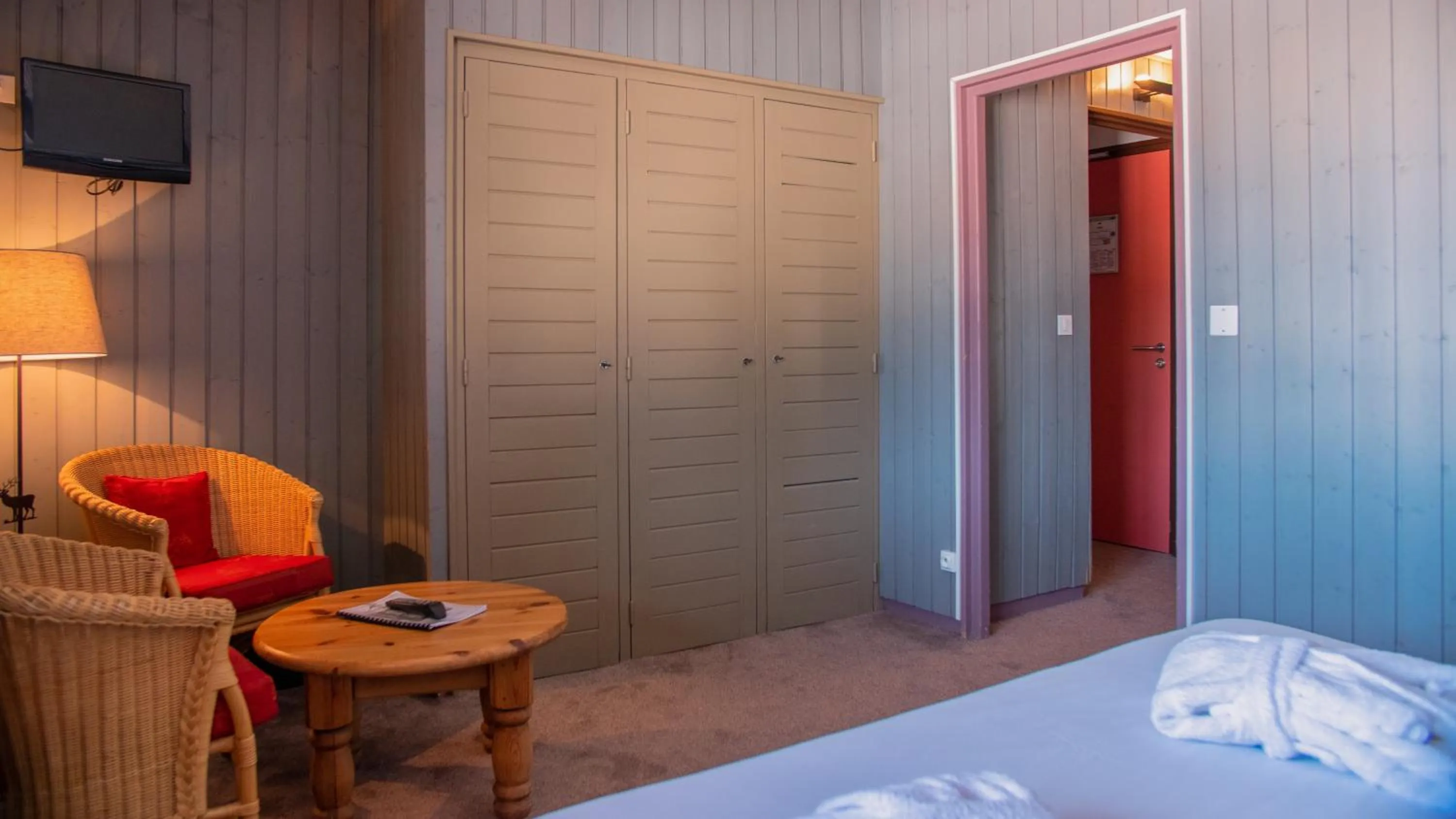 Bedroom, Bed in Hôtel Arbois Bettex