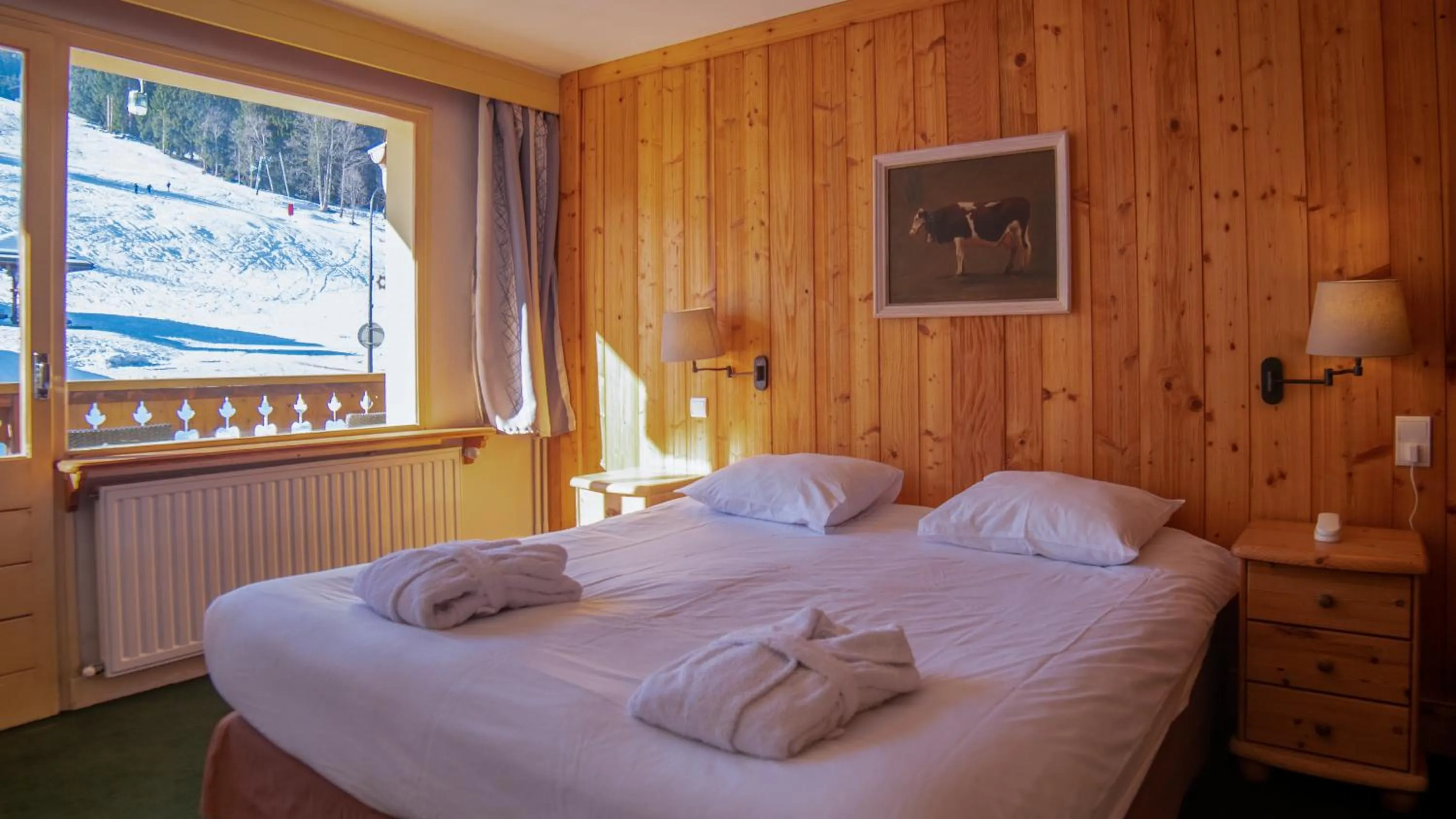 Bedroom, Bed in Hôtel Arbois Bettex