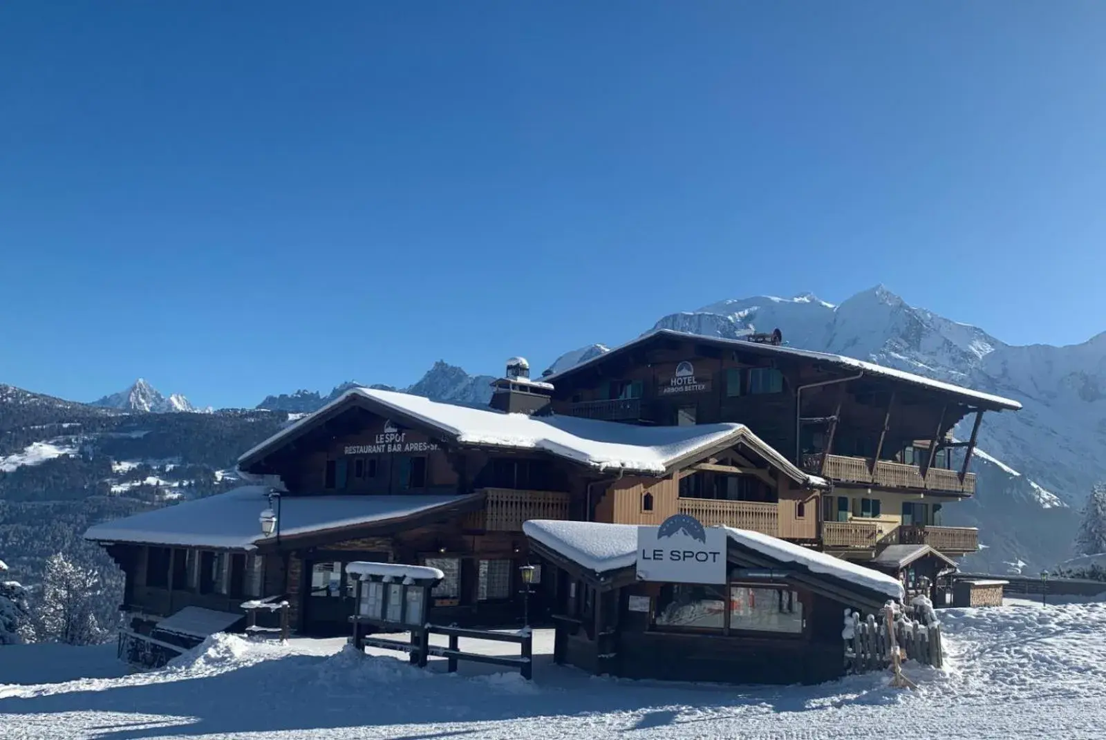 Property building in Hôtel Arbois Bettex Property building in Hôtel Arbois Bettex