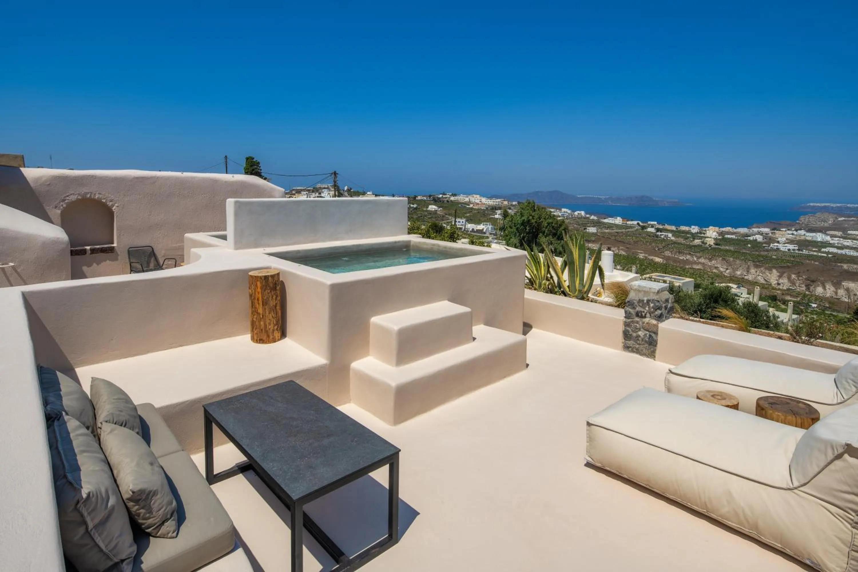 Hot Tub in Phaos 1870, A restored Winery