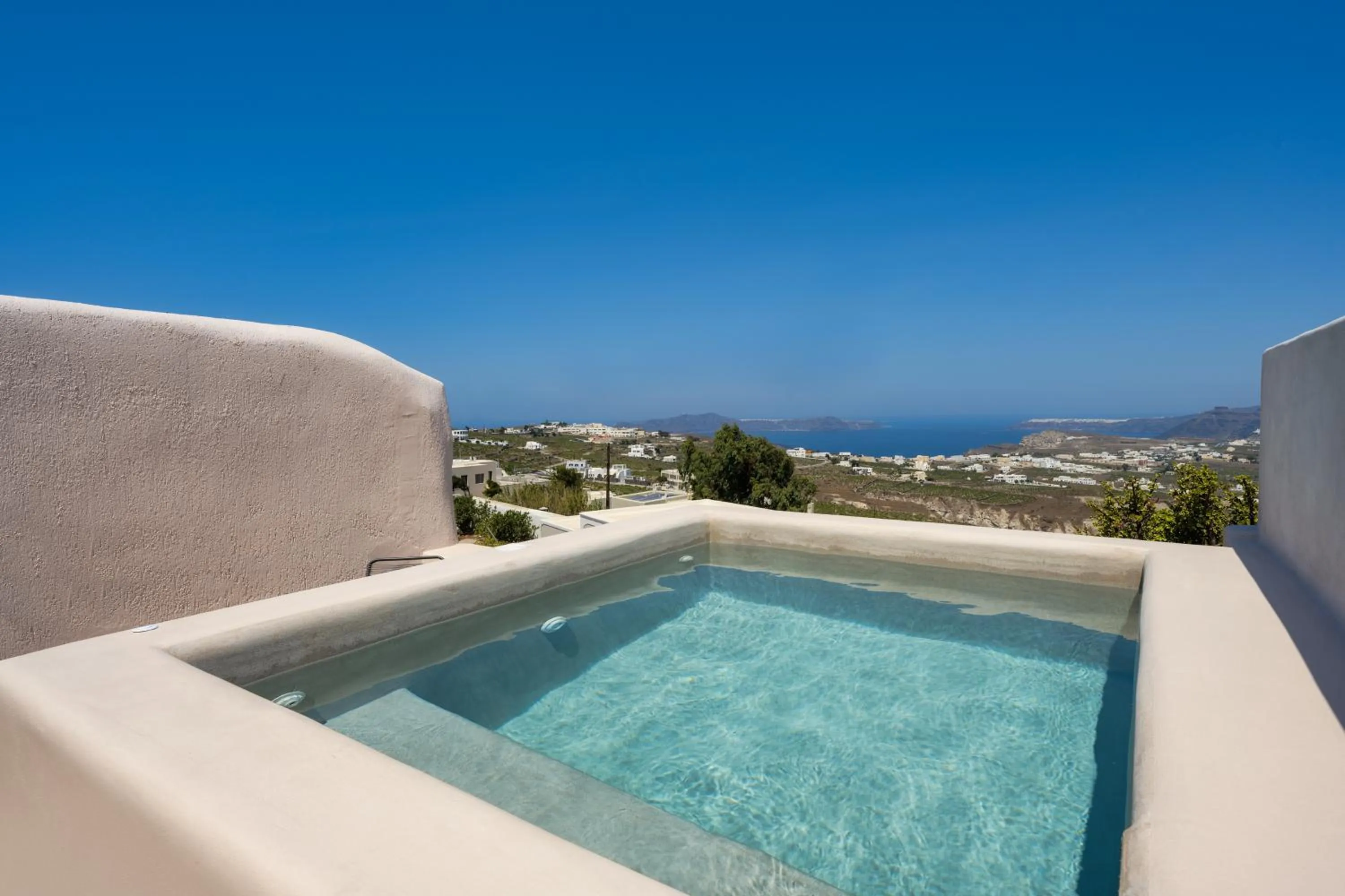 Hot Tub in Phaos 1870, A restored Winery