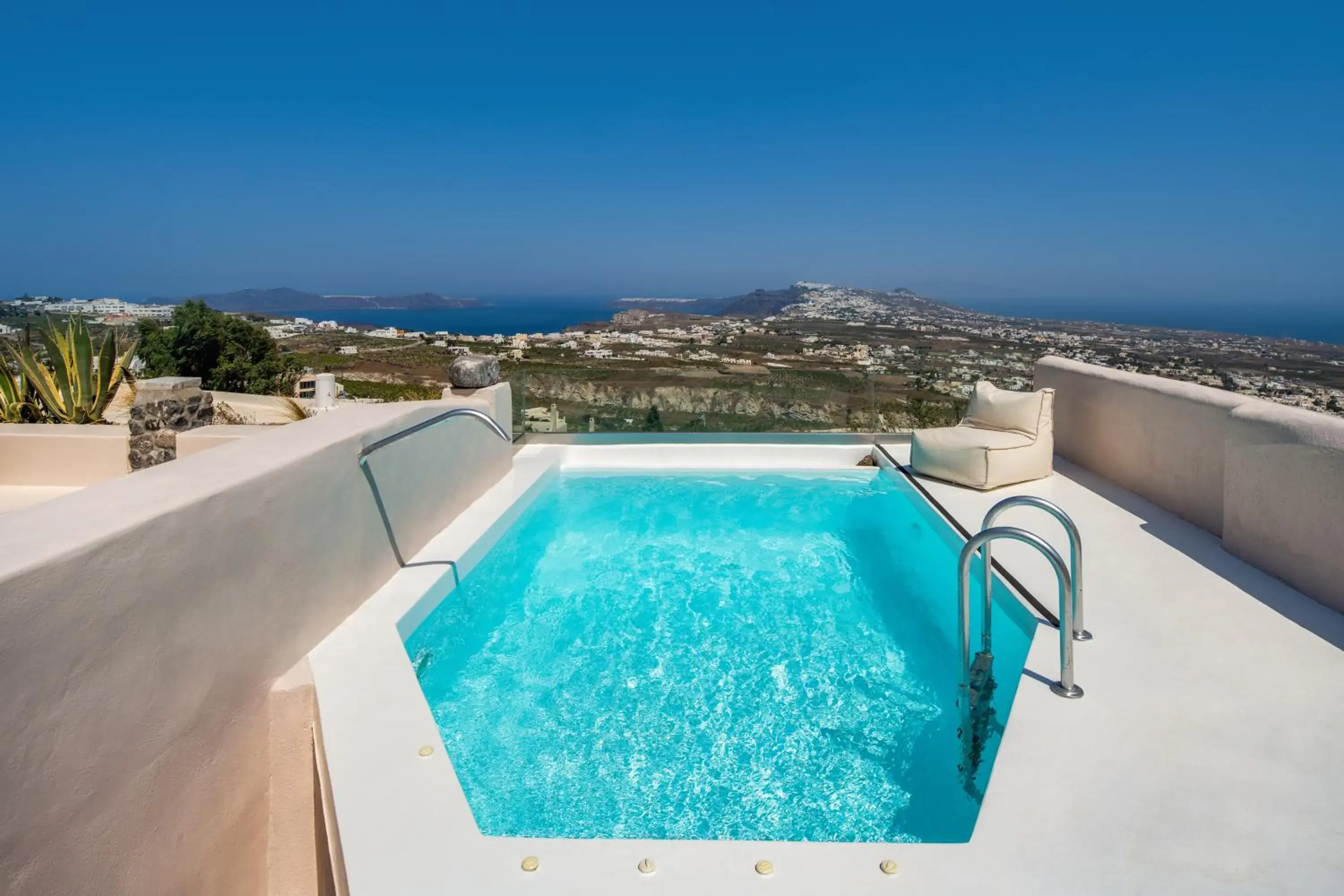 Prestige Suite with Indoor Hot Tub & Outdoor Pool in Phaos 1870, A restored Winery Prestige Suite with Indoor Hot Tub & Outdoor Pool in Phaos 1870, A restored Winery
