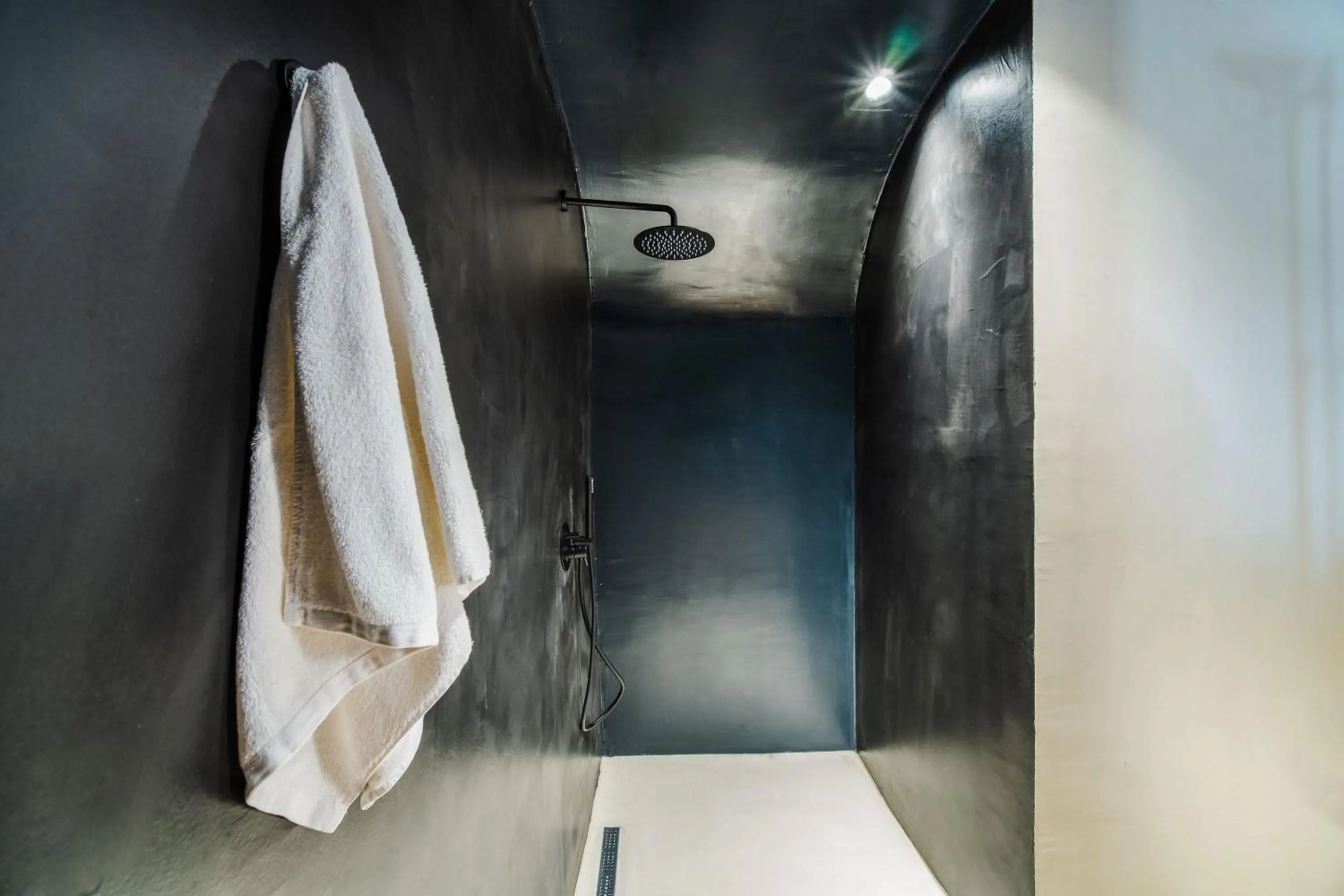 Shower in Phaos 1870, A restored Winery