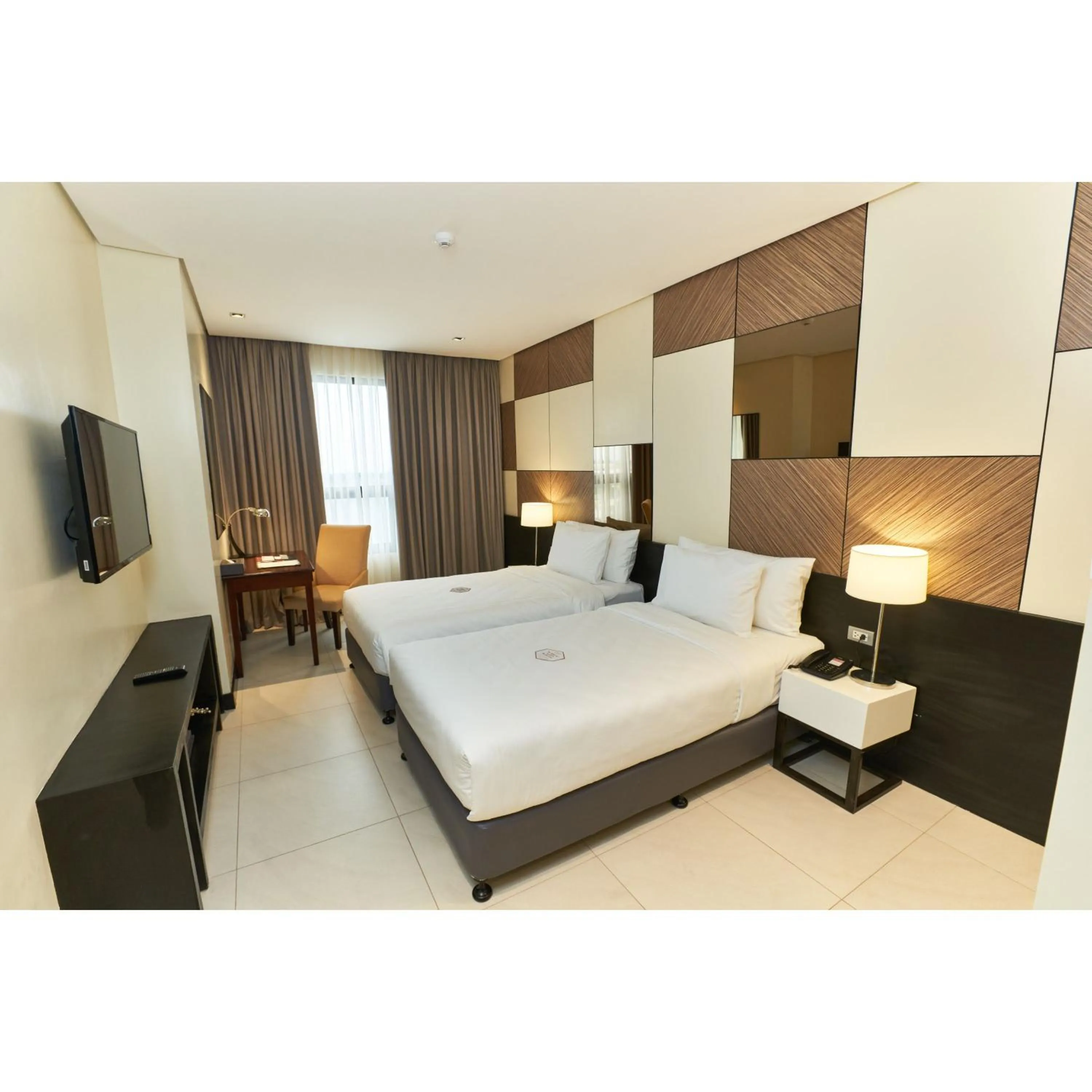 Bed in Summit Hotel Tacloban