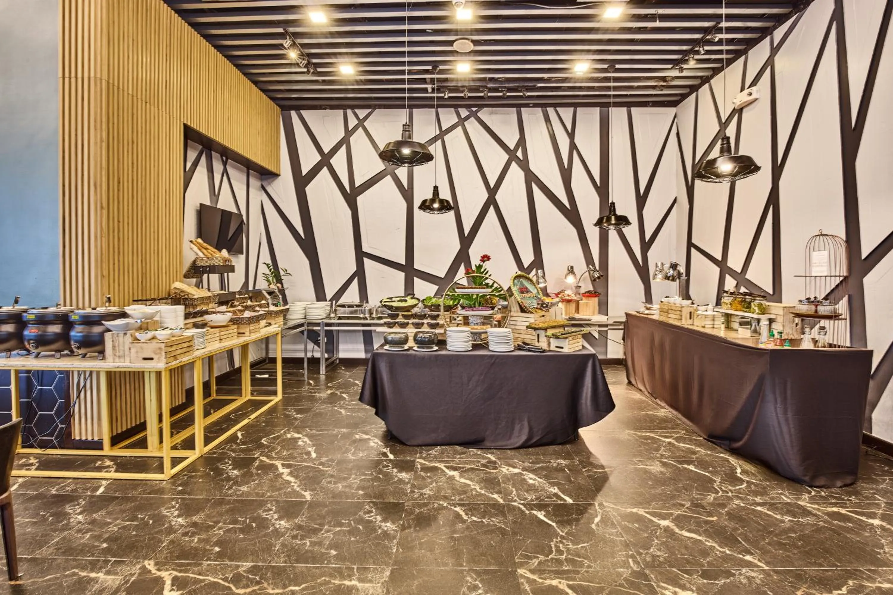 Restaurant/places to eat in Summit Hotel Tacloban