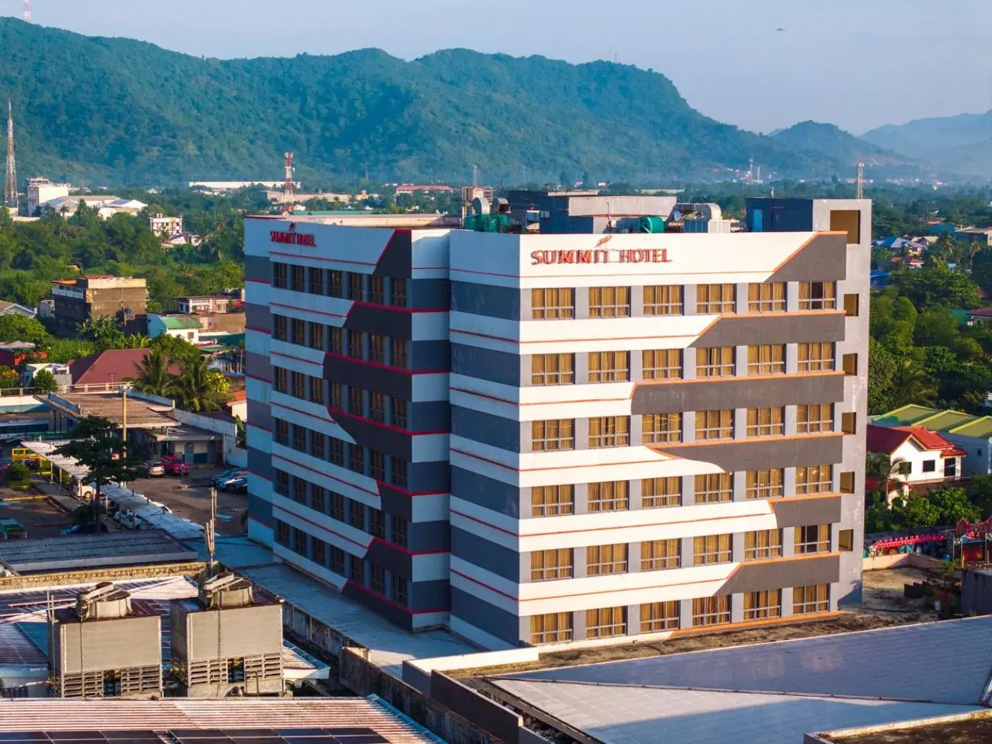 Property building in Summit Hotel Tacloban Property building in Summit Hotel Tacloban