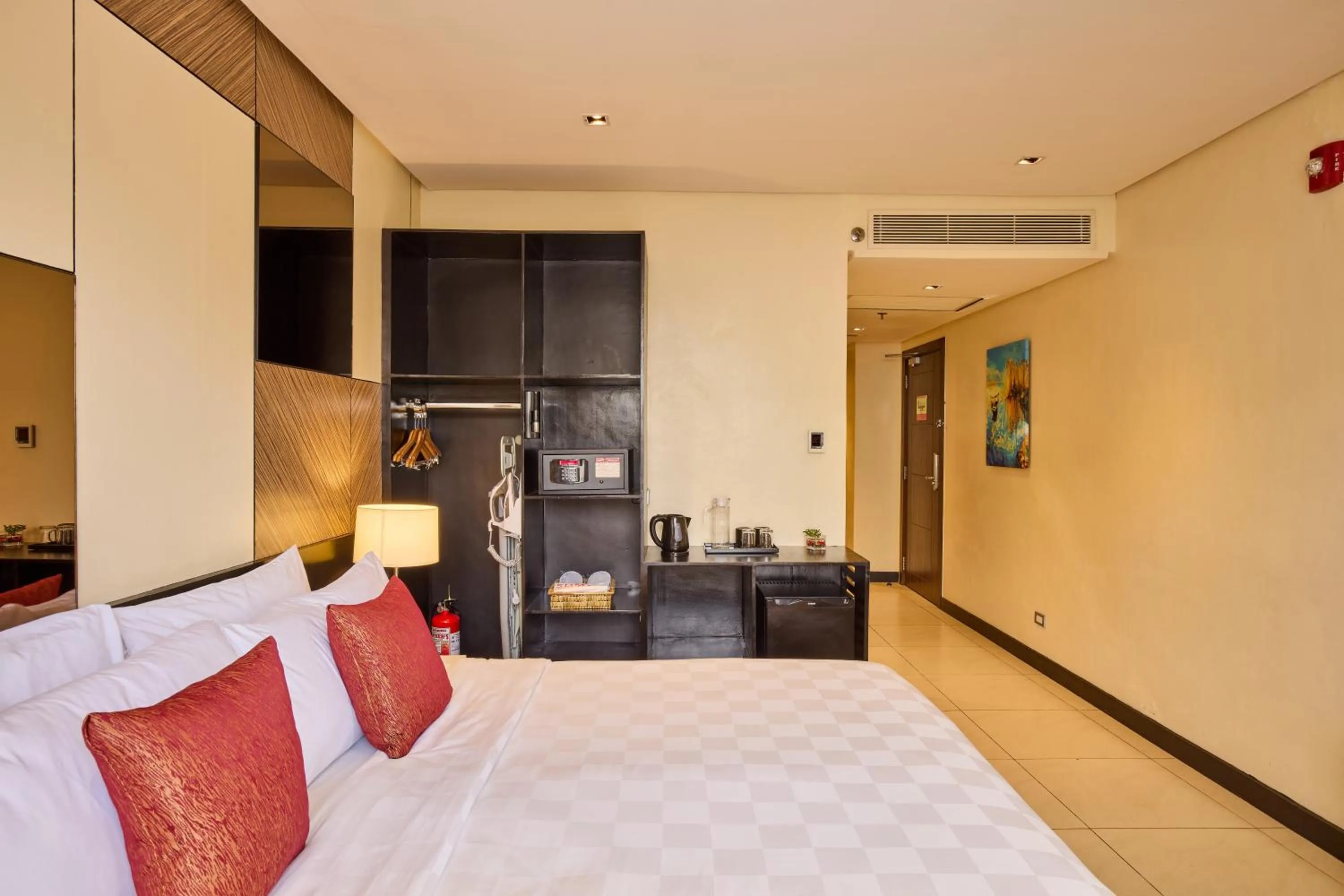 Bed in Summit Hotel Tacloban